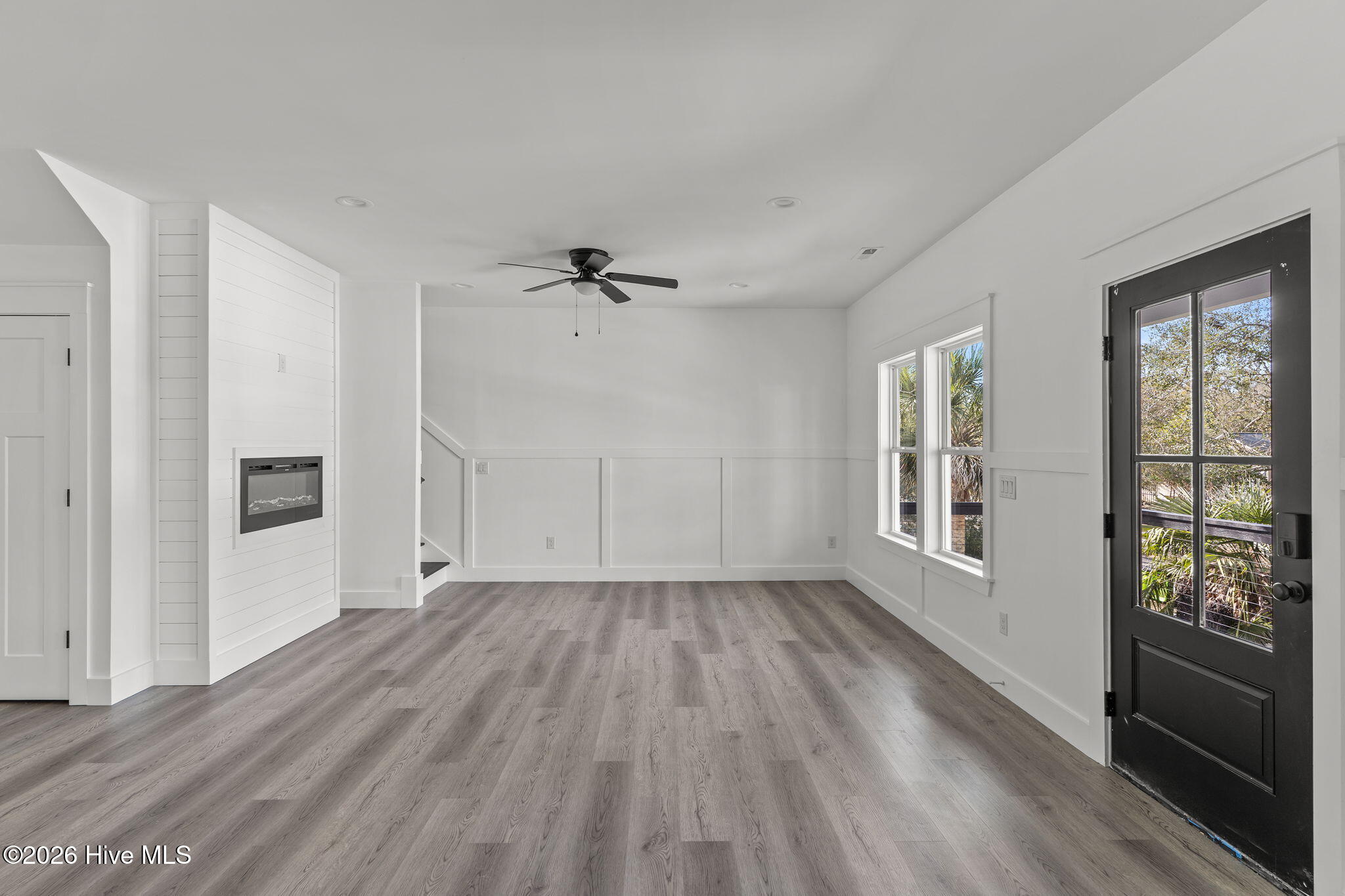 100549320 | Photo 20