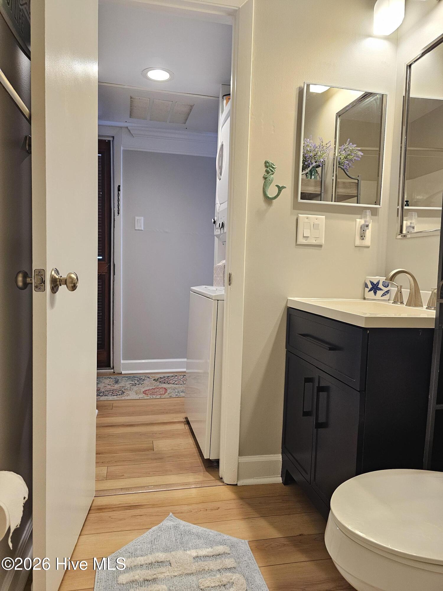 100565312 | Photo 21