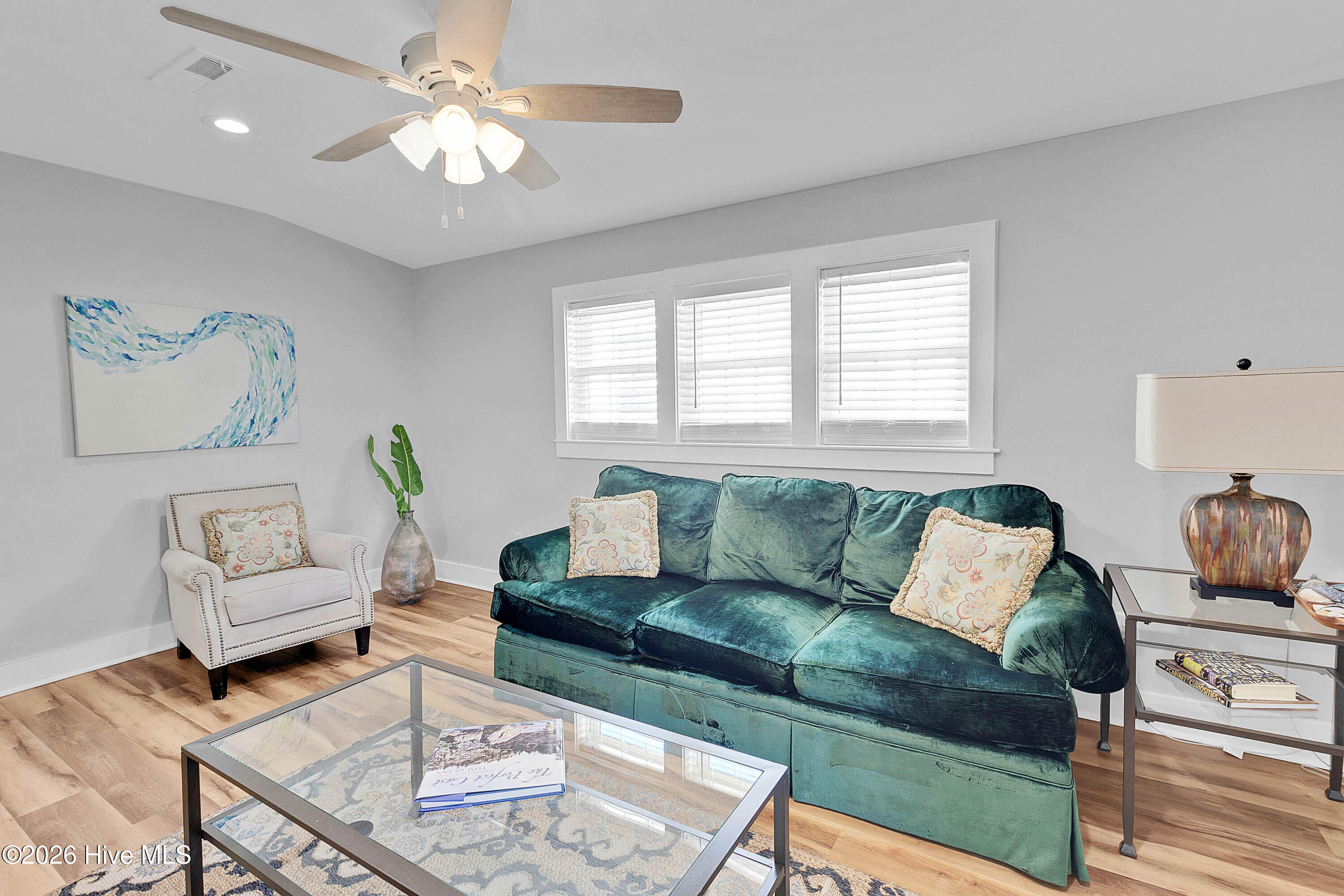 100550780 | Photo 47