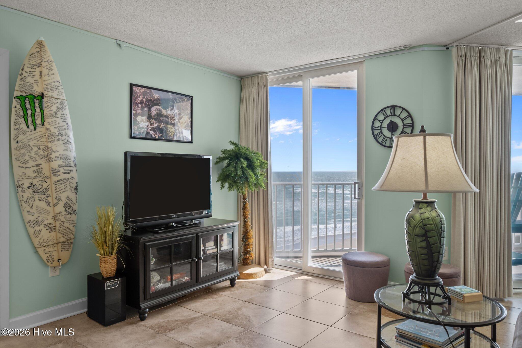 100565152 | Photo 13