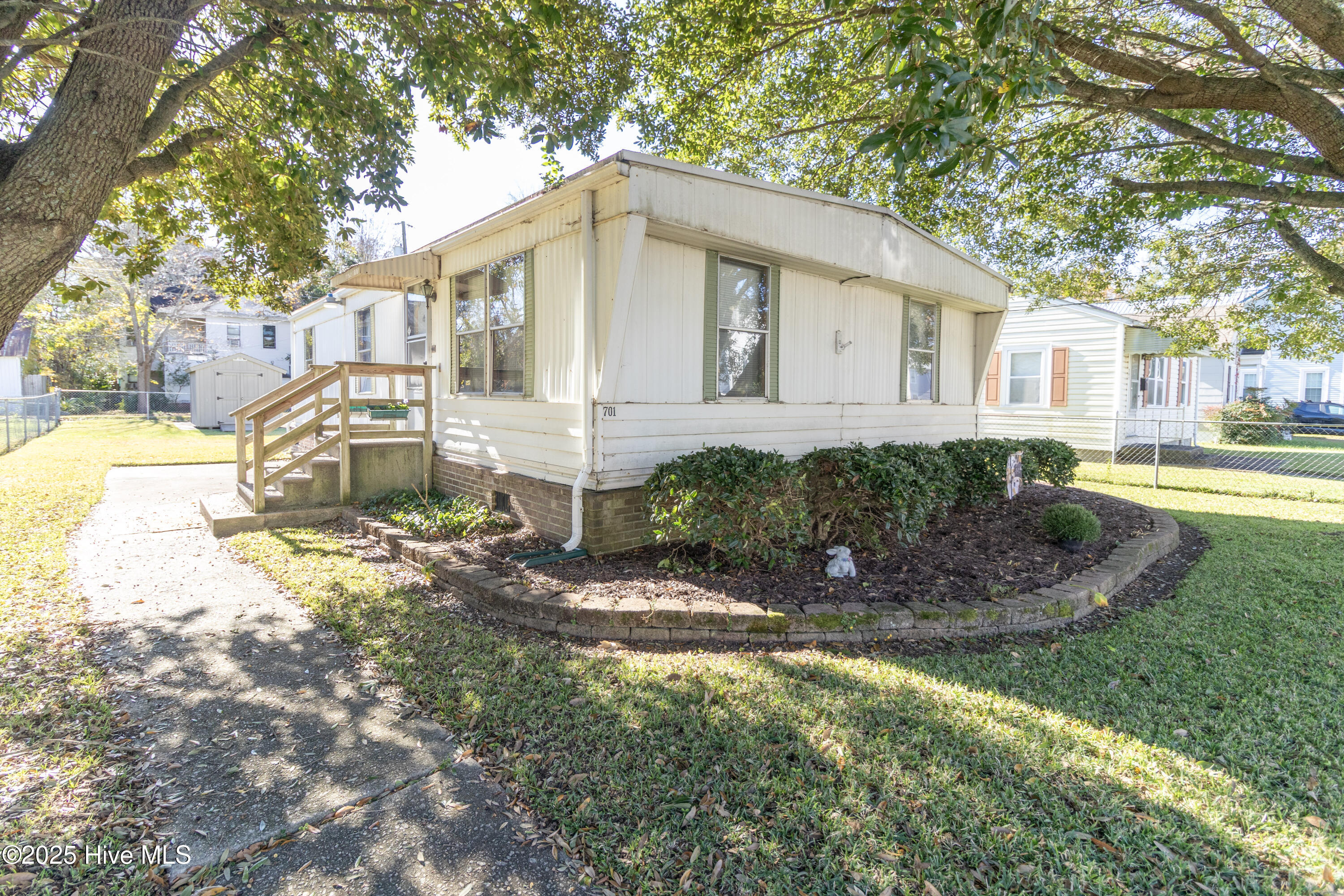 Homes for sale in Elizabeth City, NC | 701 W Colonial Ave, Elizabeth City, NC 27909 | MLS# 100541679