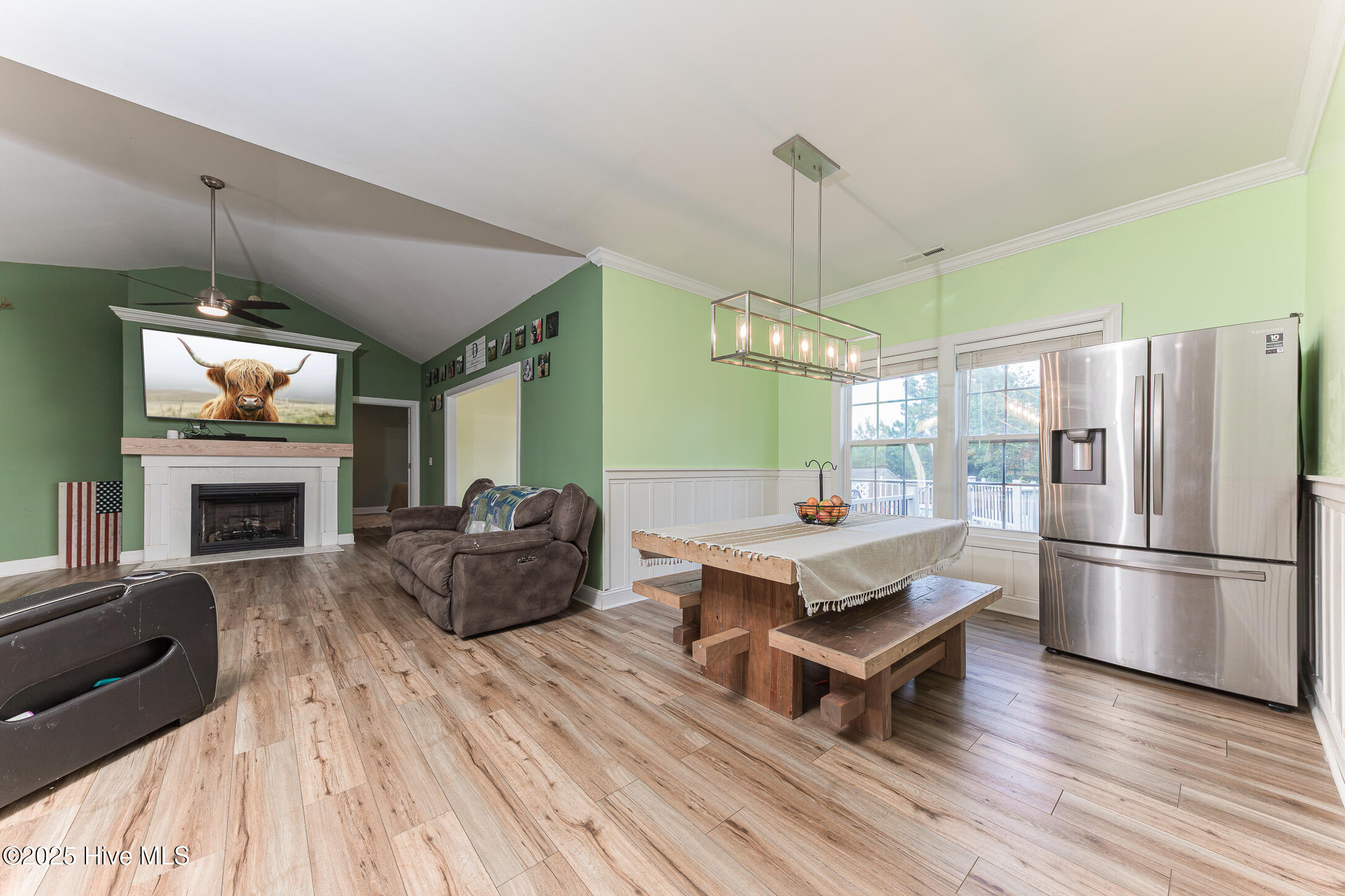 100525059 | Photo 11