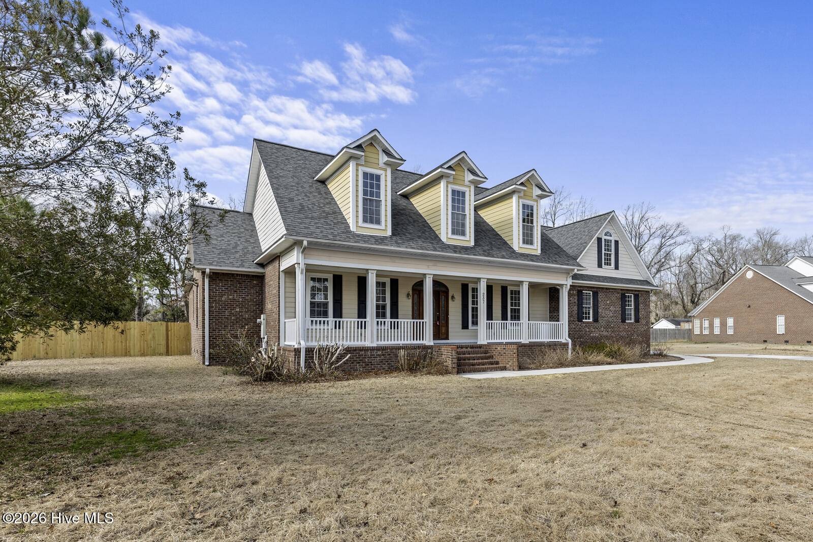 100545911 | Photo 43