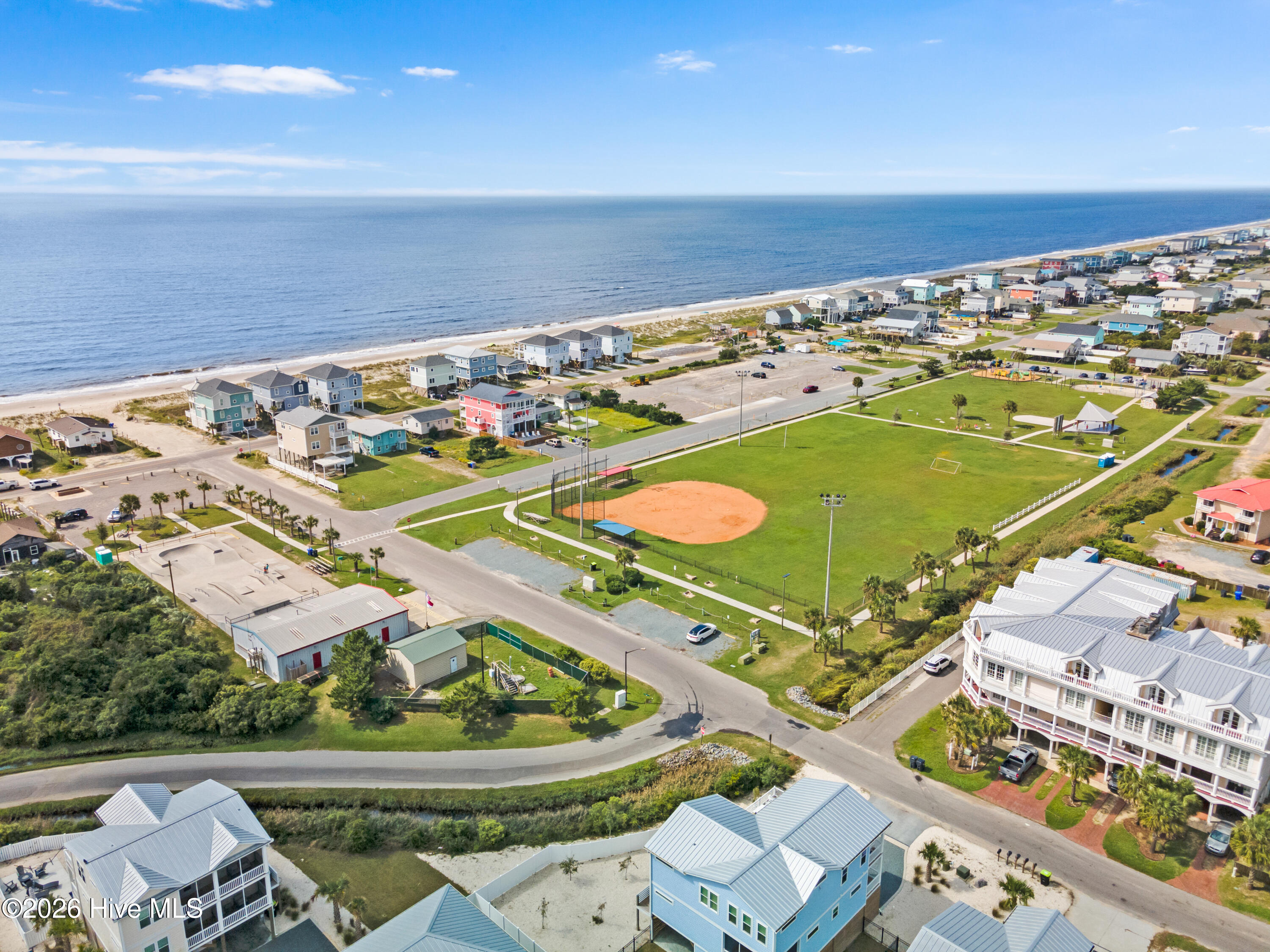 100568593 | Photo 42