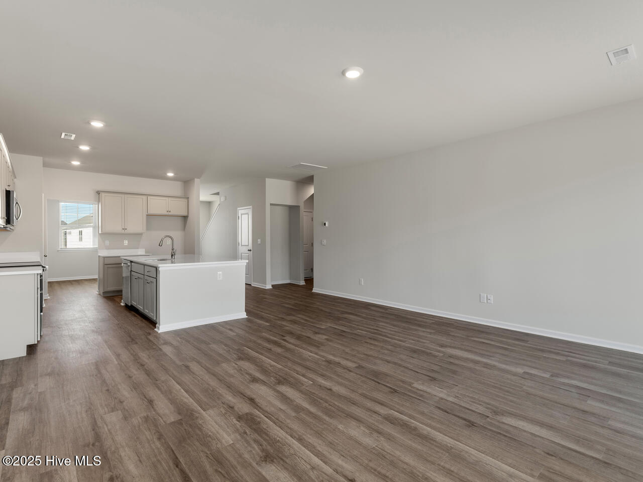 100556641 | Photo 14