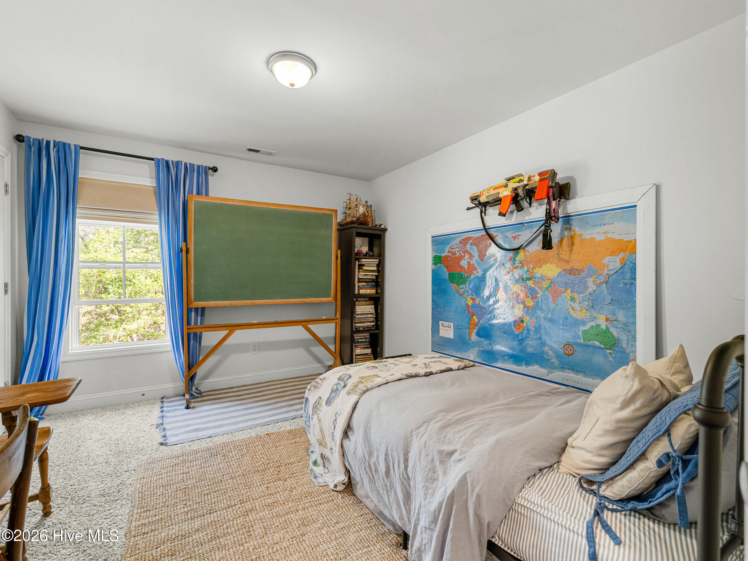 100558735 | Photo 48