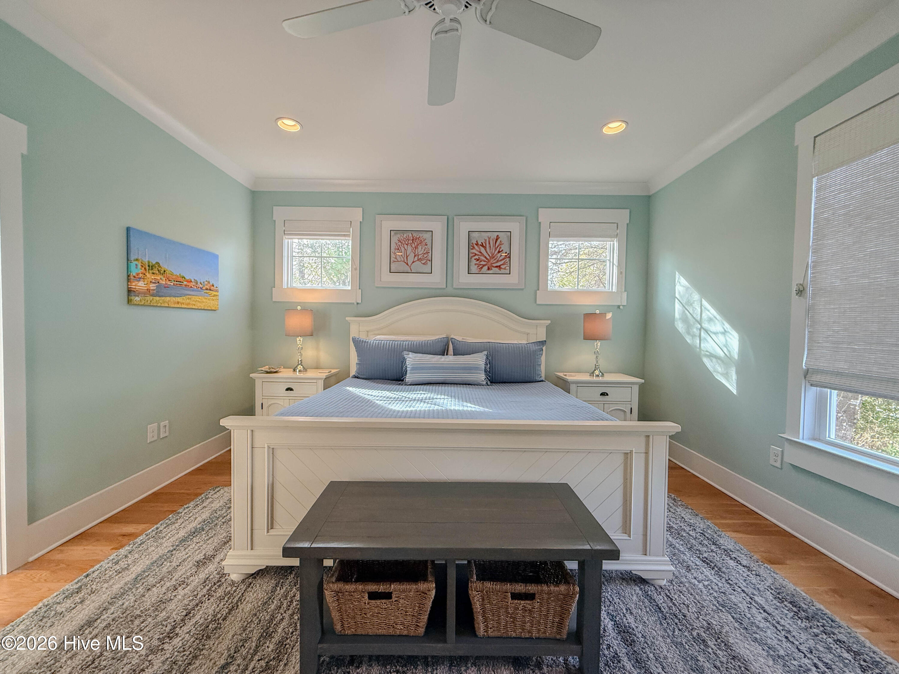 100548622 | Photo 28