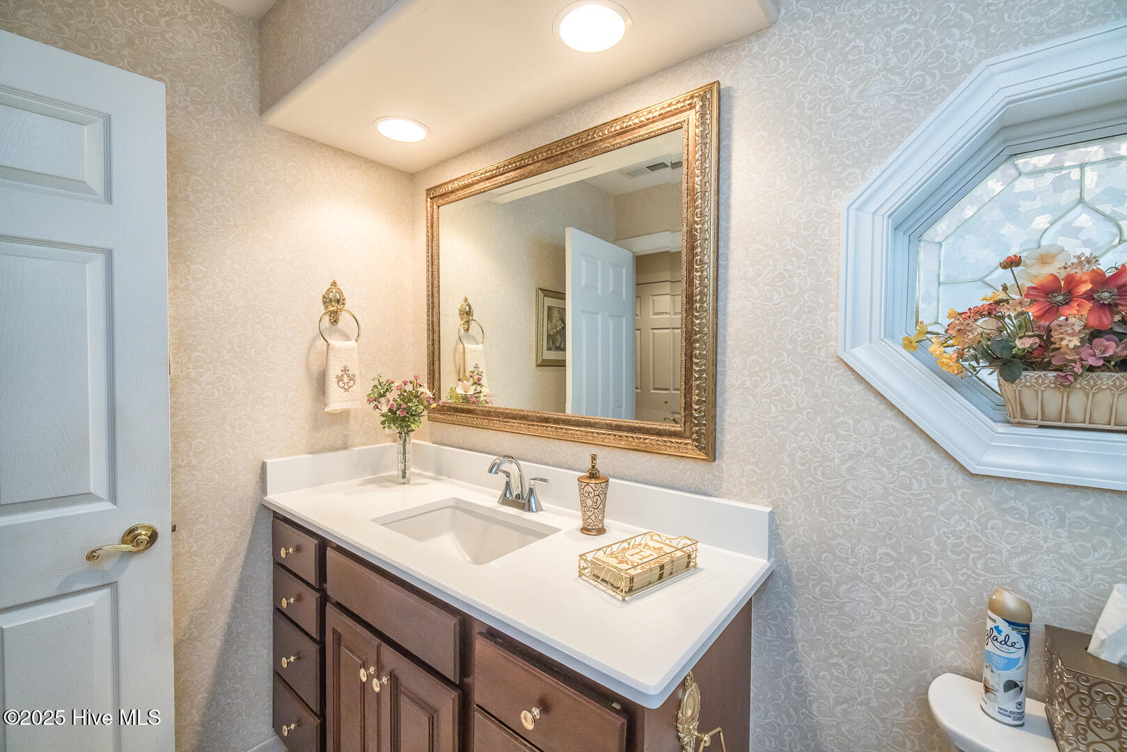 100538181 | Photo 42