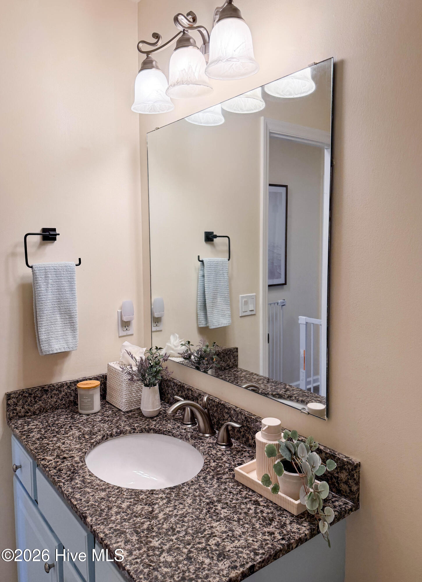 100559708 | Photo 54