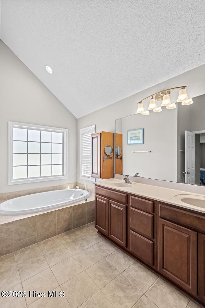 100564951 | Photo 38