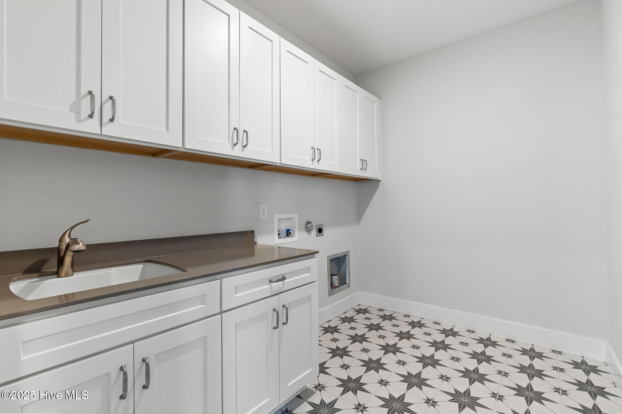 100485304 | Photo 31