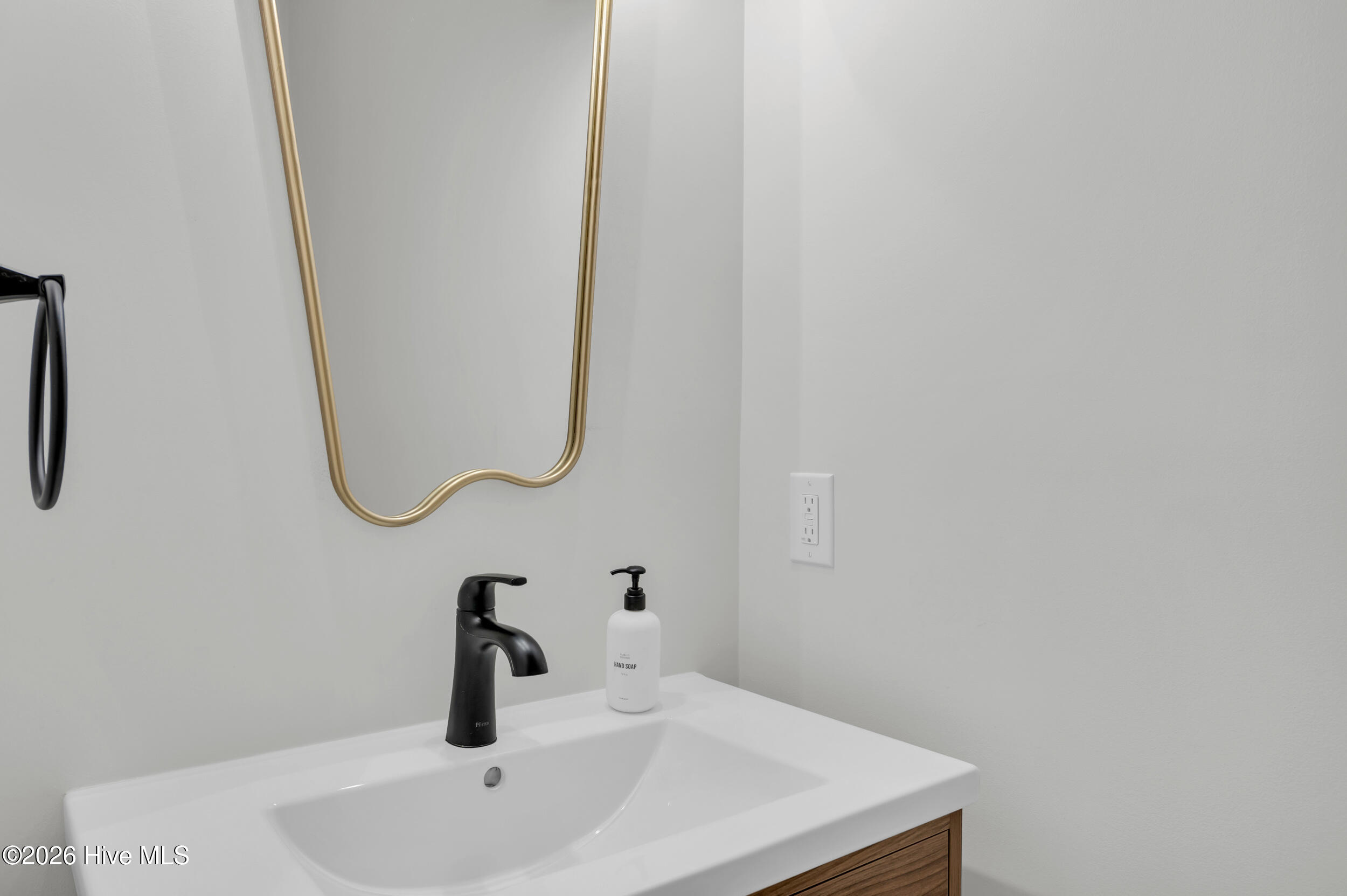 100553113 | Photo 27