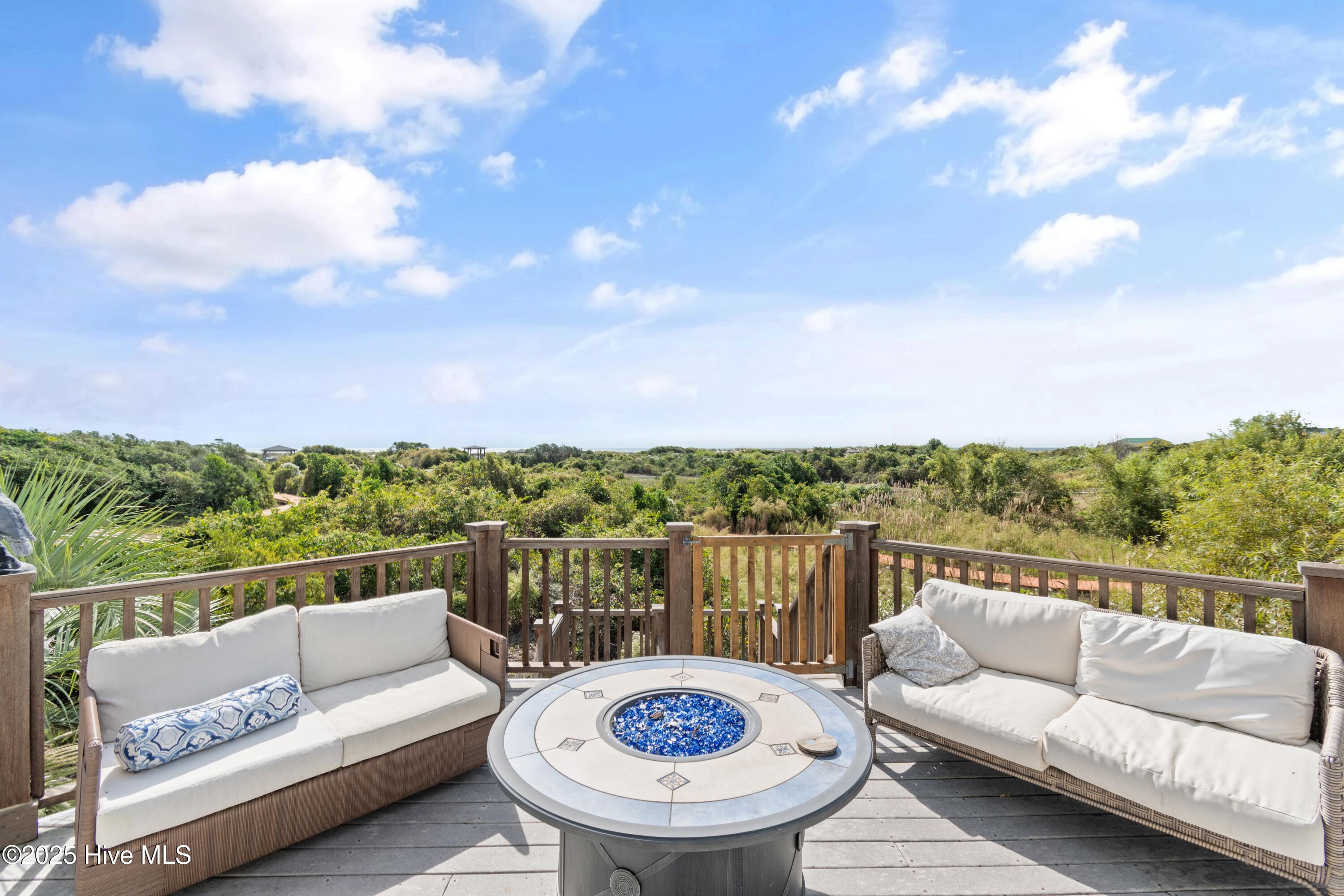 100536702 | Photo 71