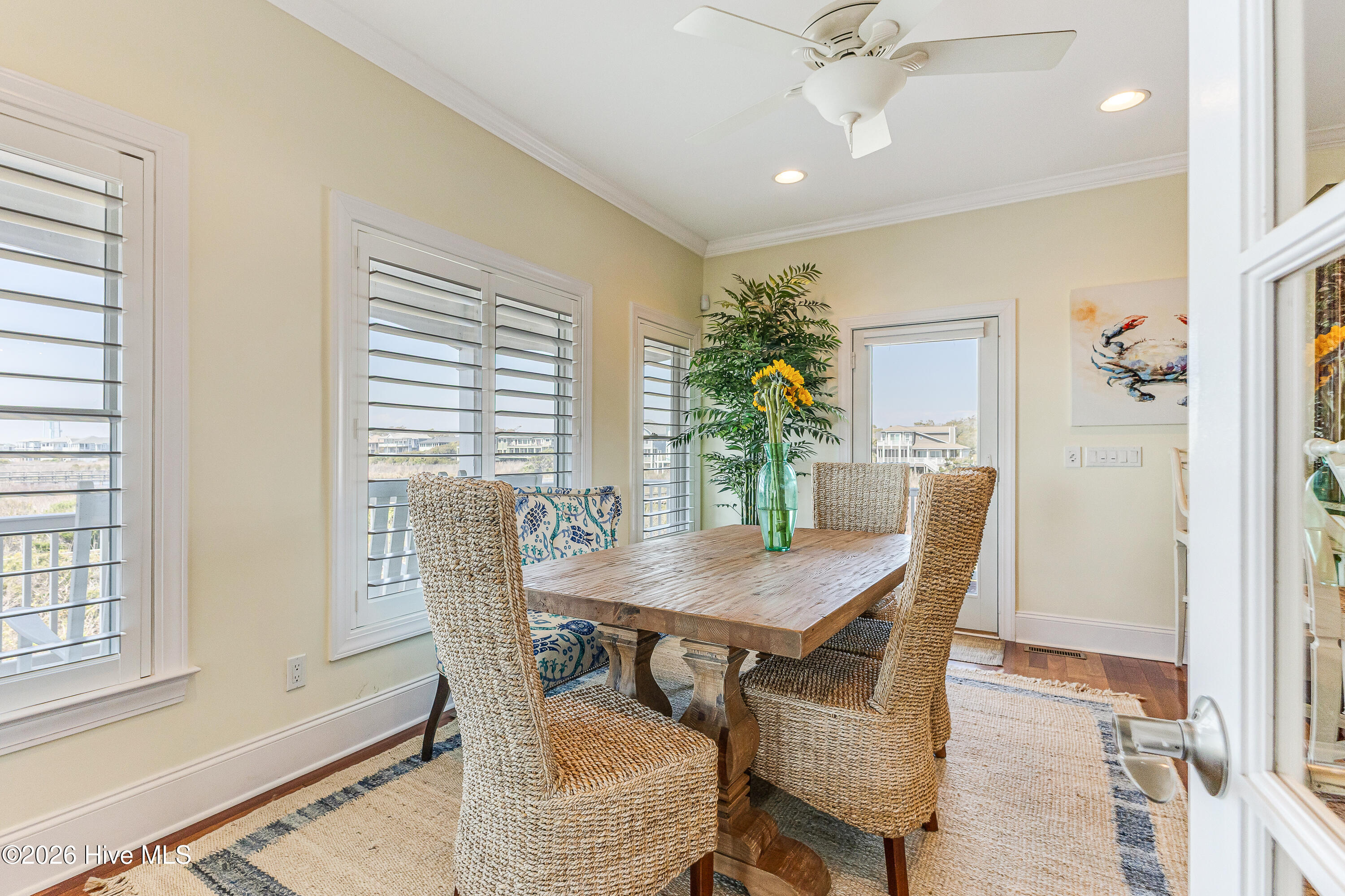 100567897 | Photo 18