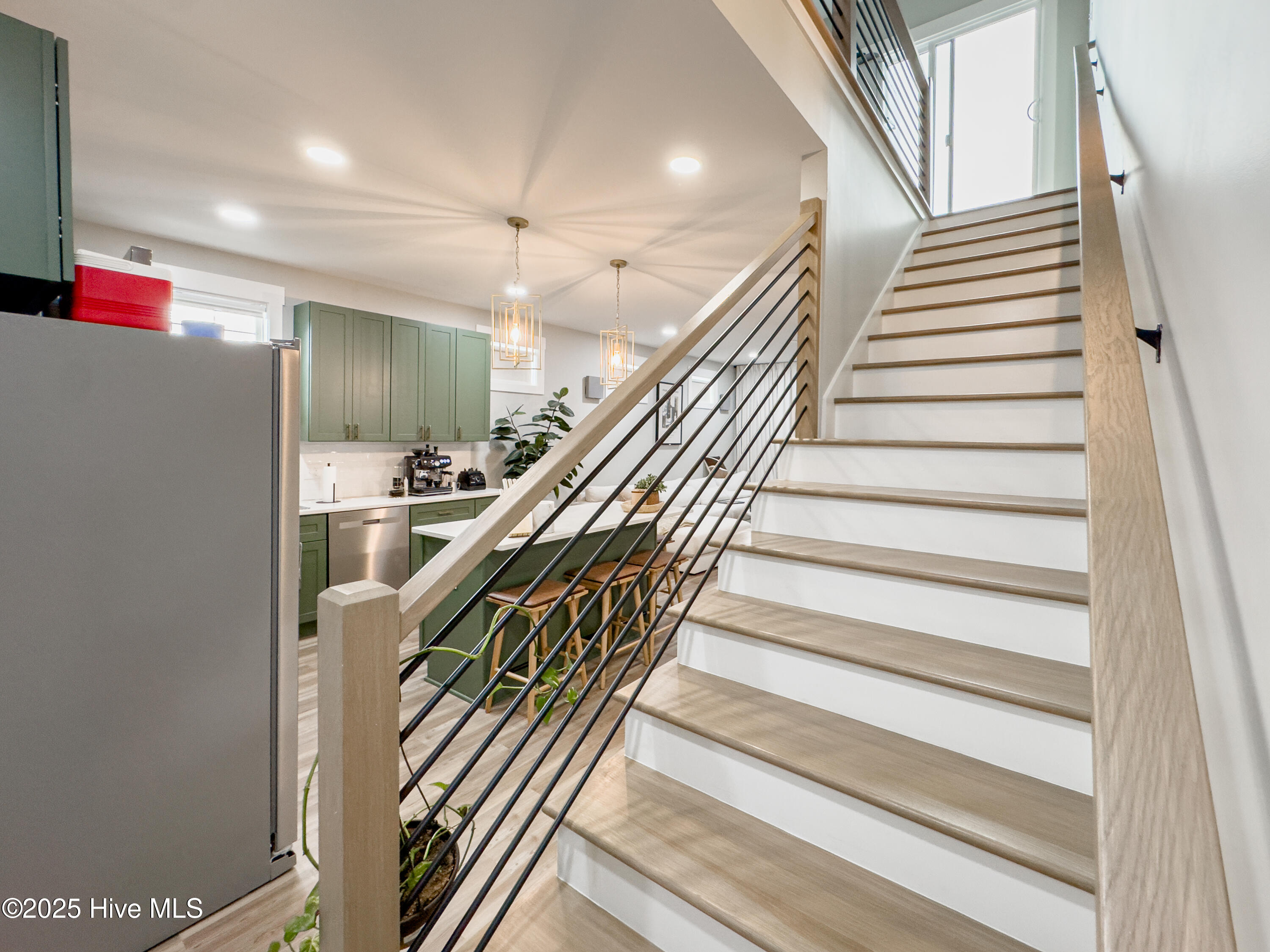 100537870 | Photo 49