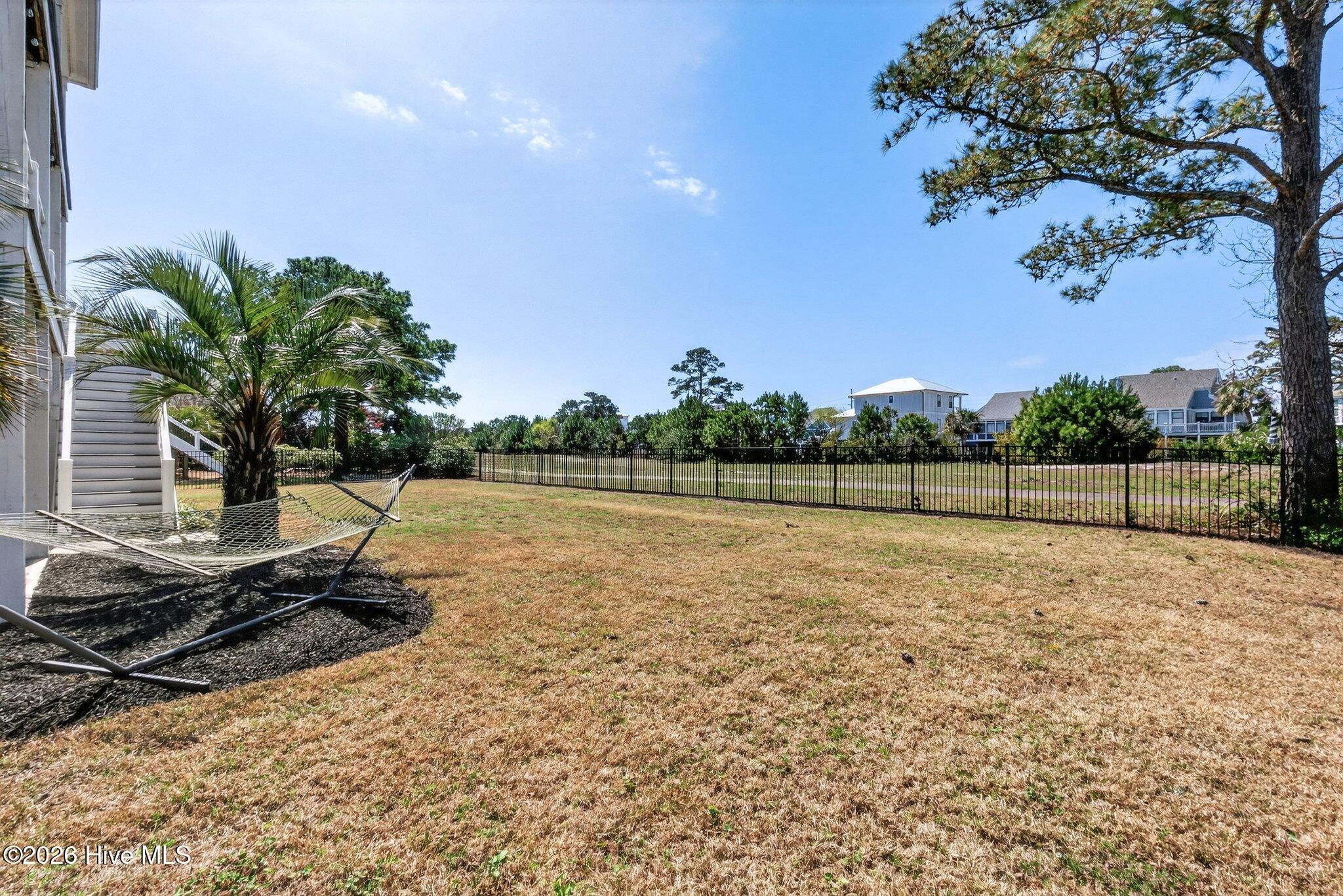 100561460 | Photo 40