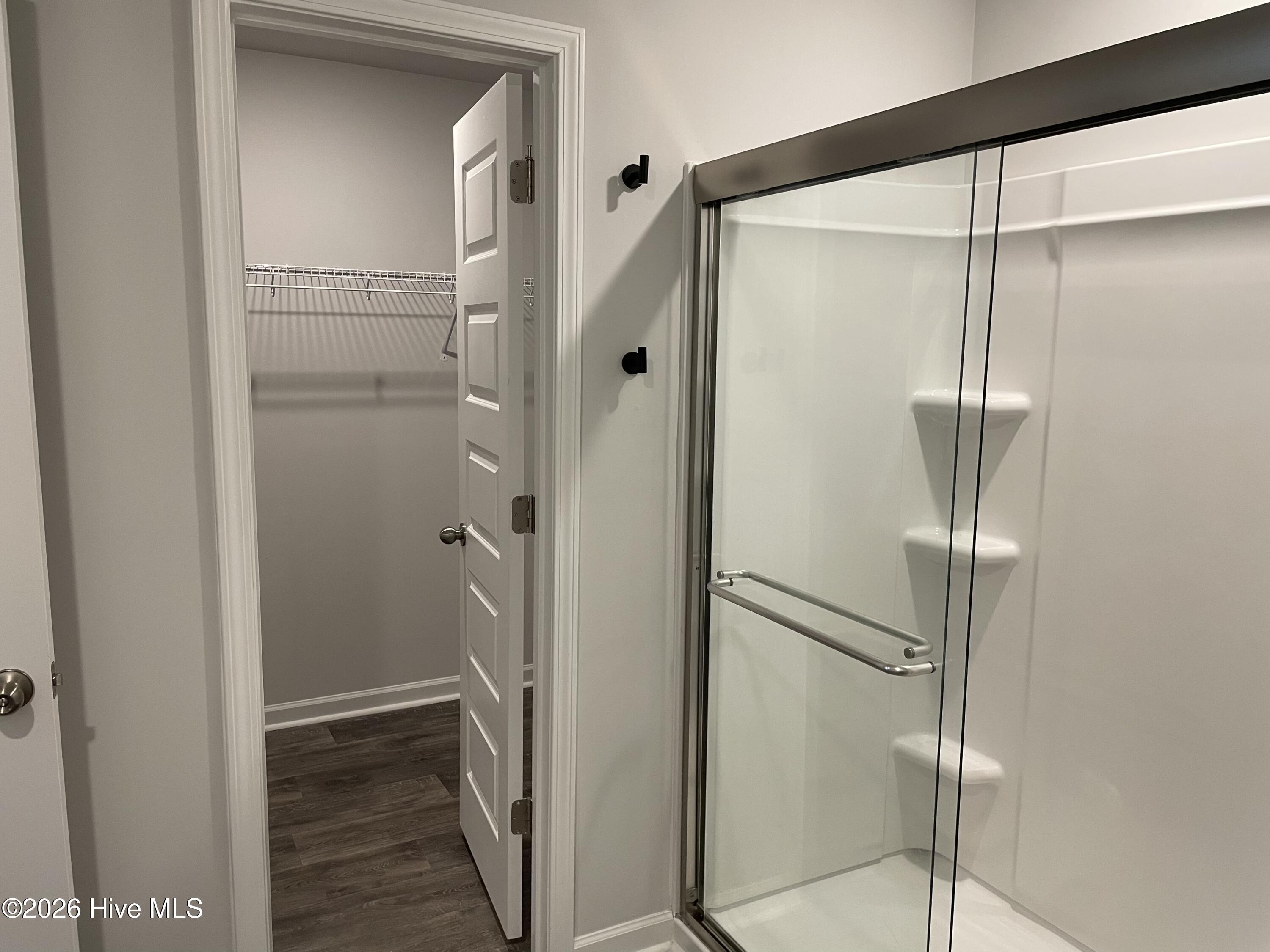 100560586 | Photo 30