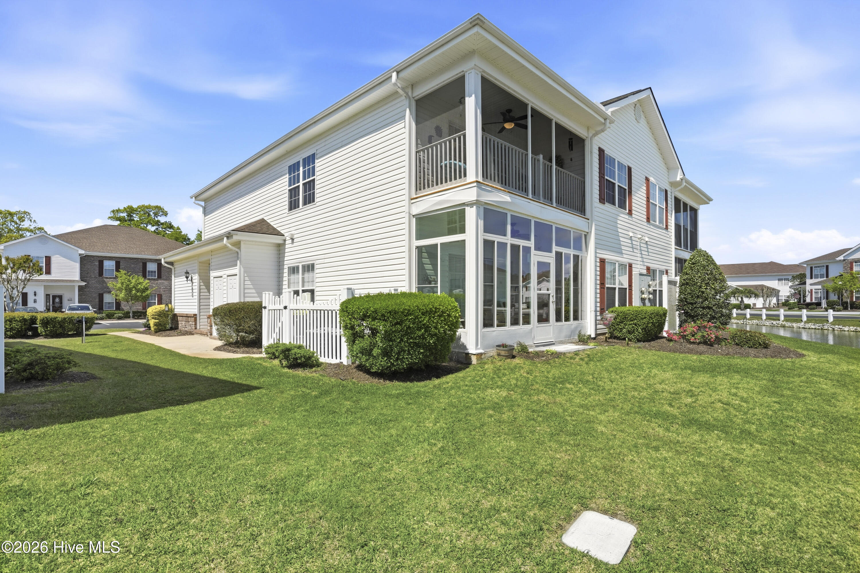 100564419 | Photo 43