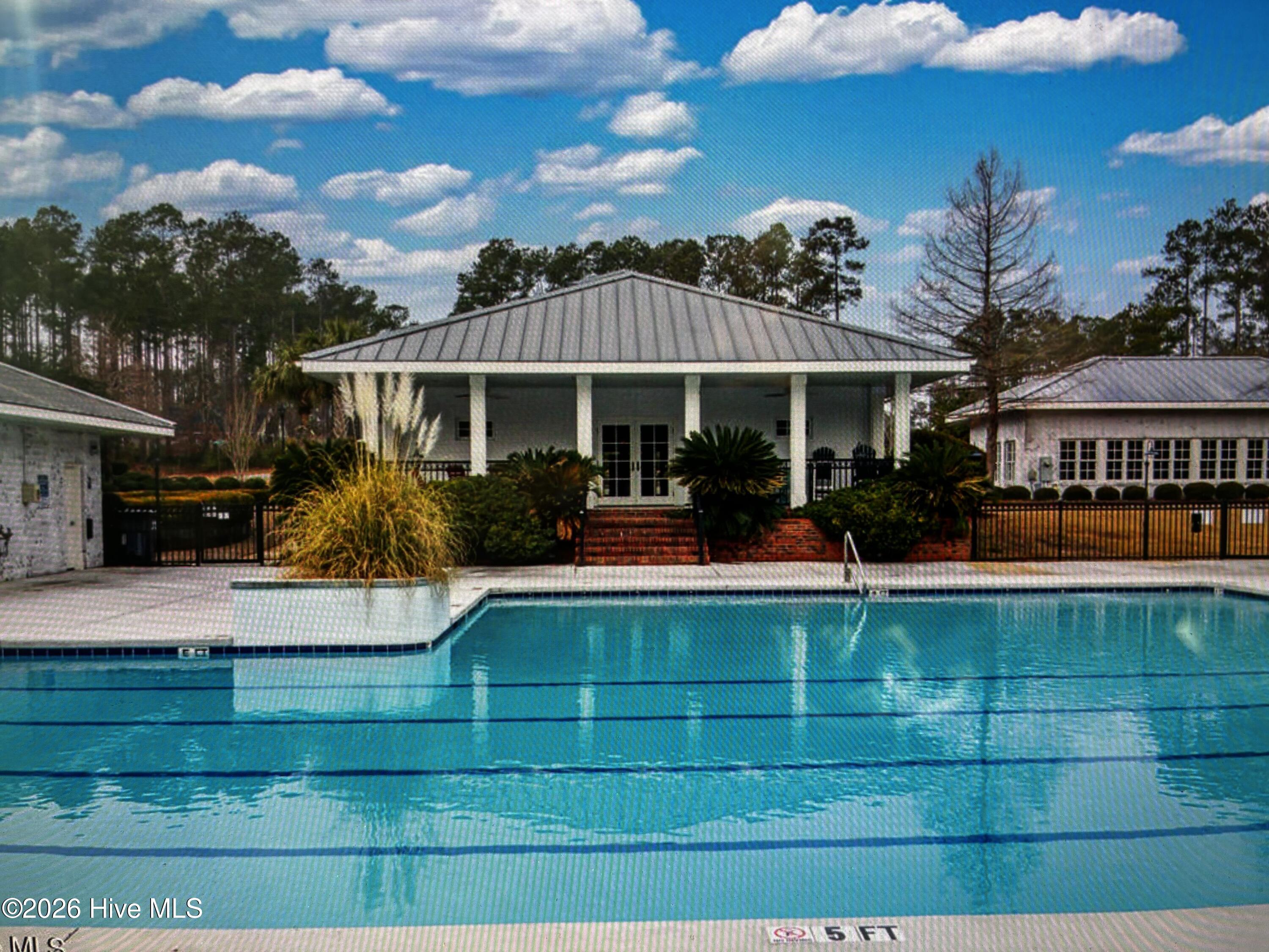 100524627 | Photo 35