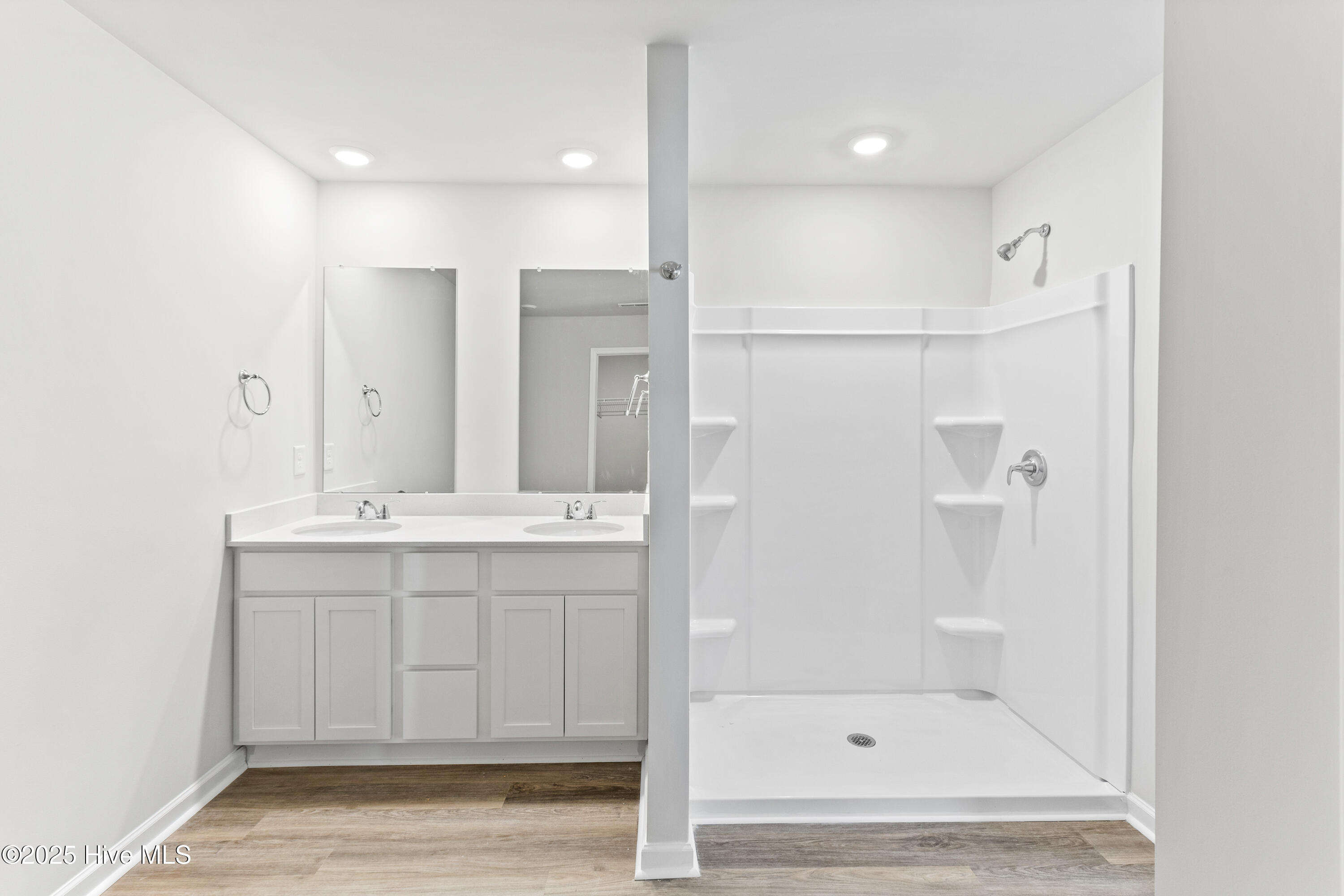 100515101 | Photo 20