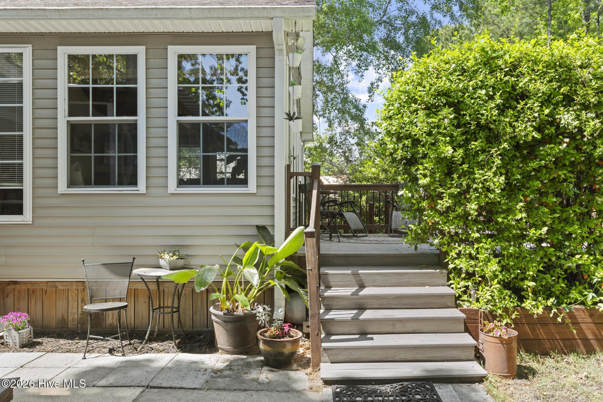 100569223 | Photo 58