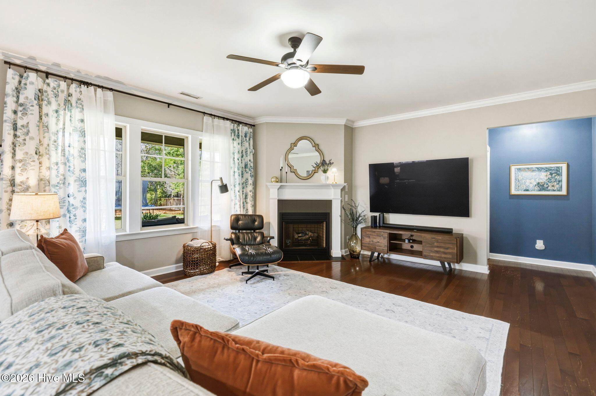 100562110 | Photo 23