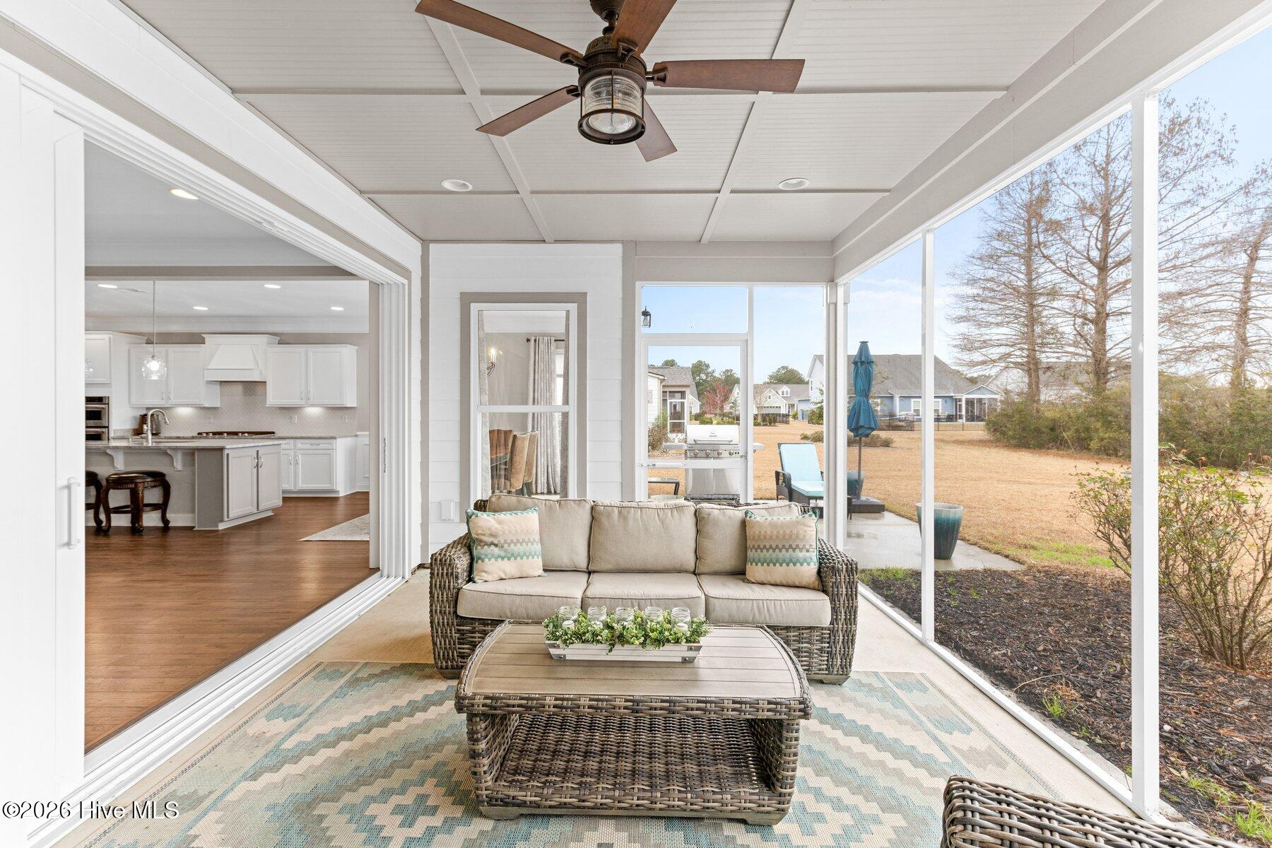 100551985 | Photo 26