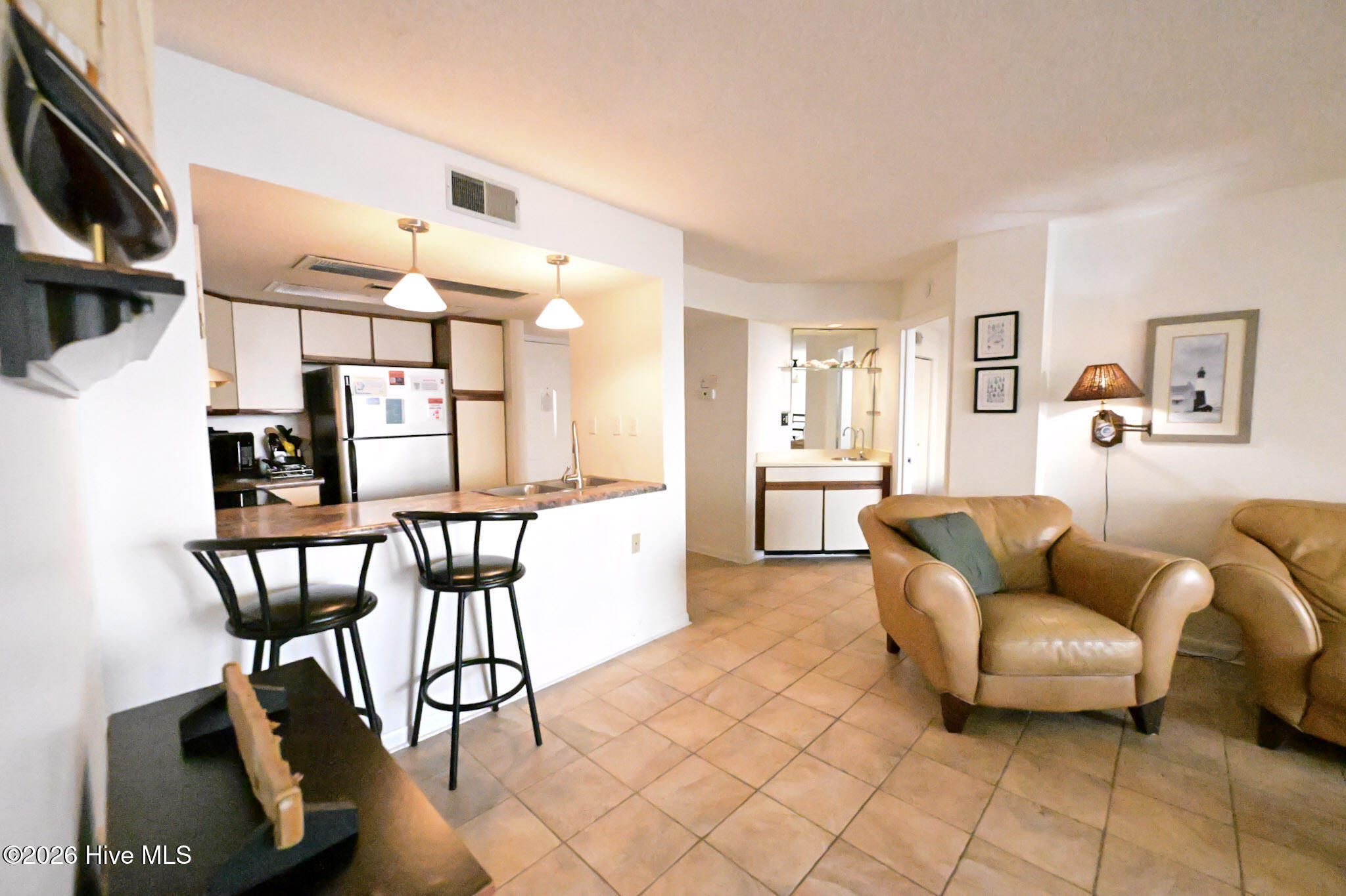 100563380 | Photo 10