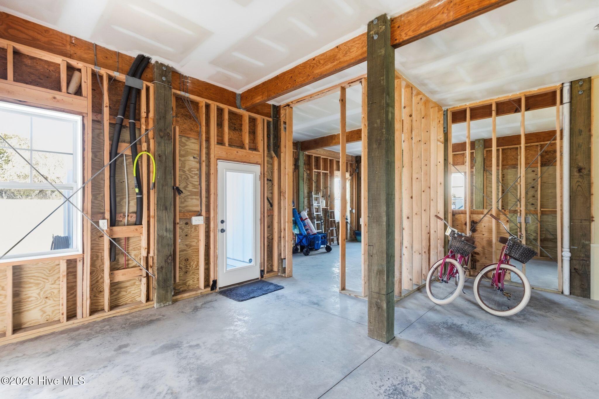 100559655 | Photo 52