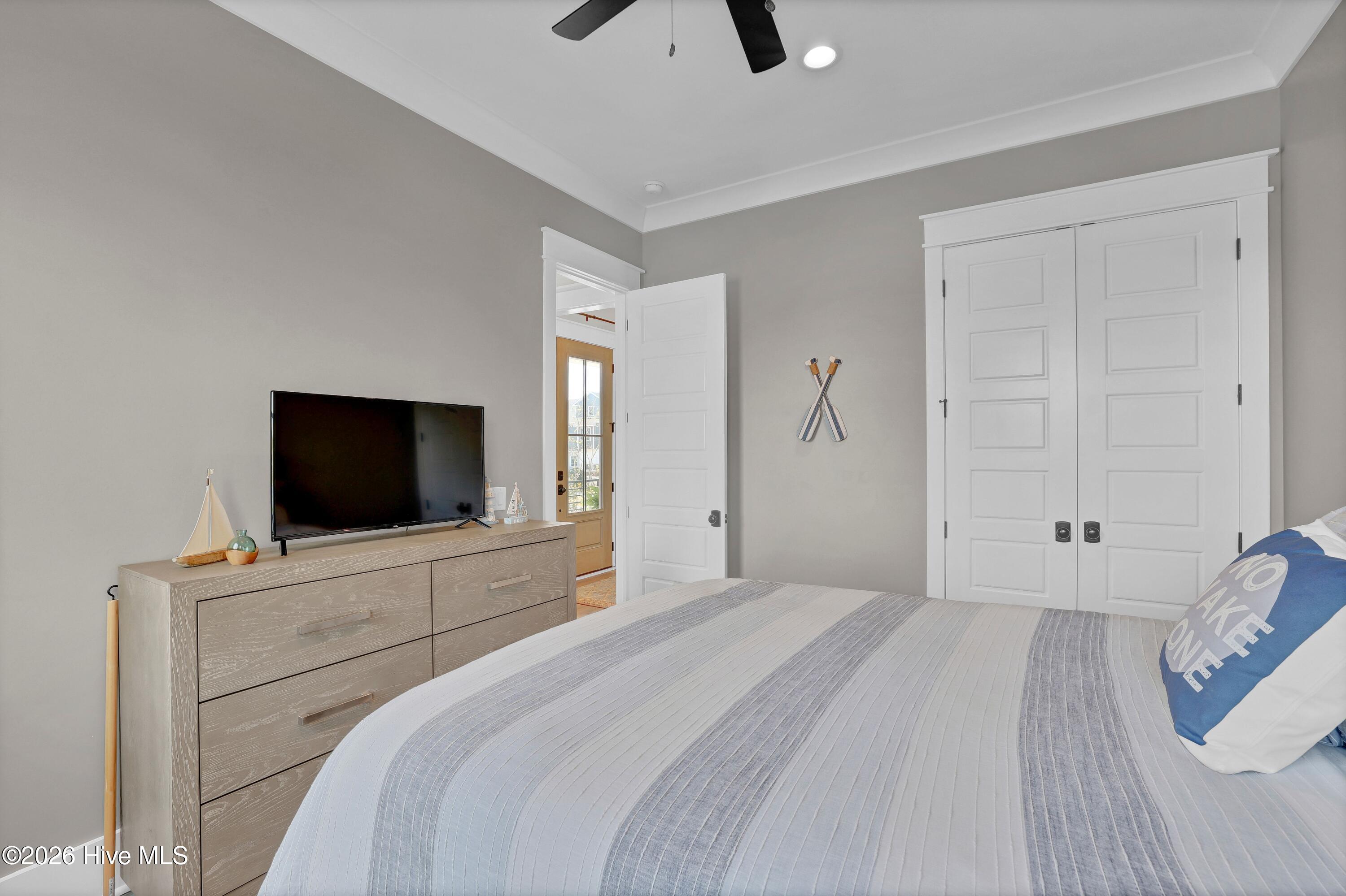 100564139 | Photo 30