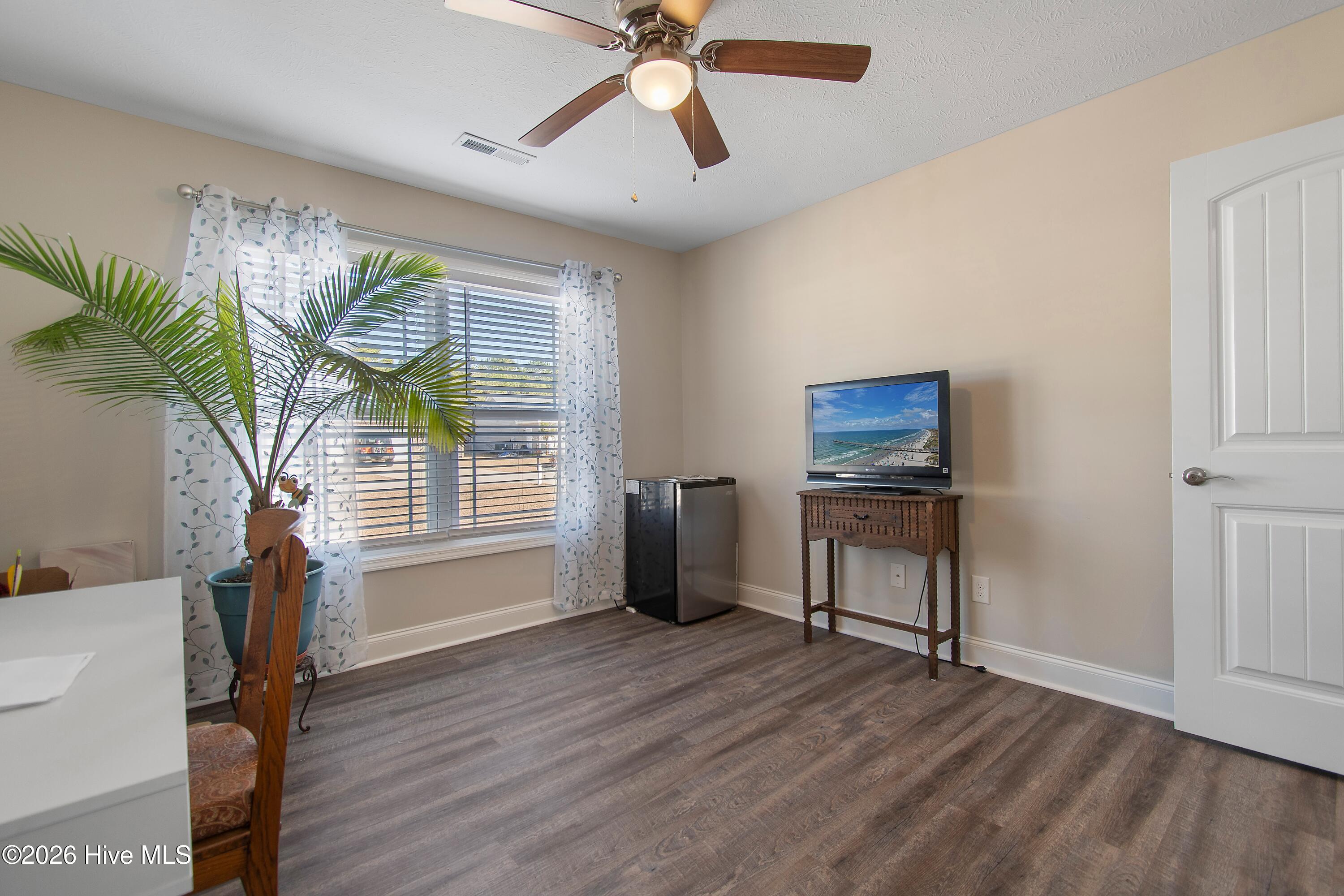 100556546 | Photo 29