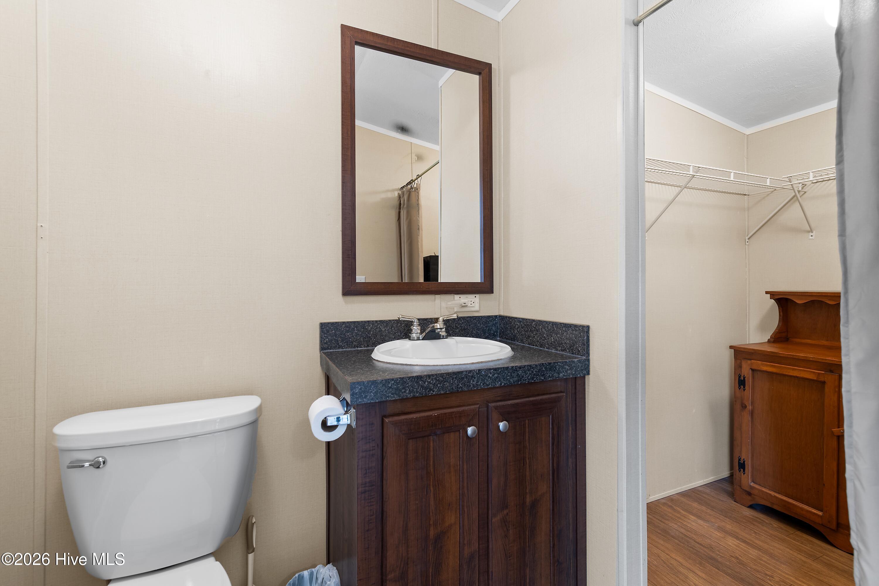 100564695 | Photo 15