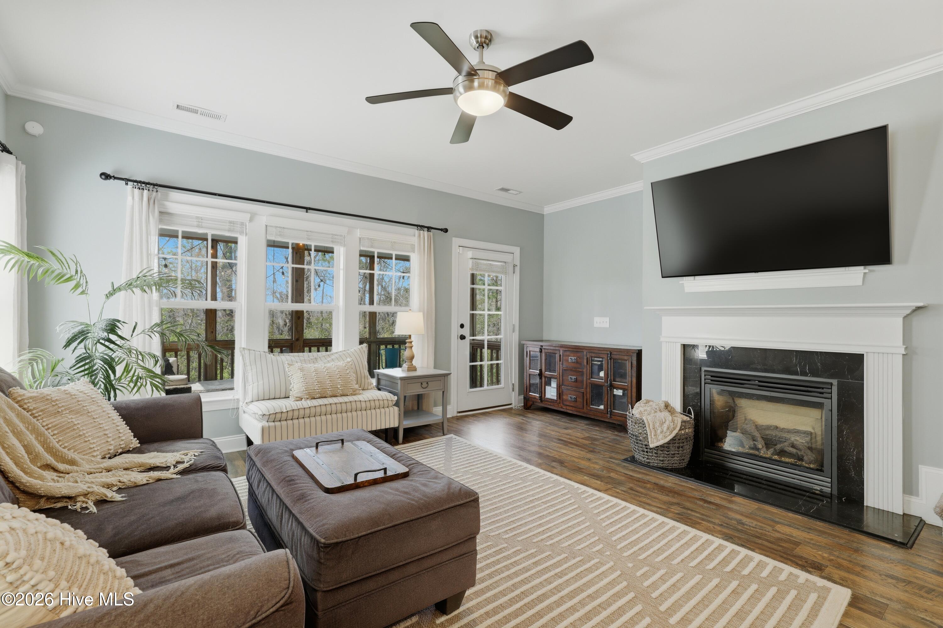 100563729 | Photo 18