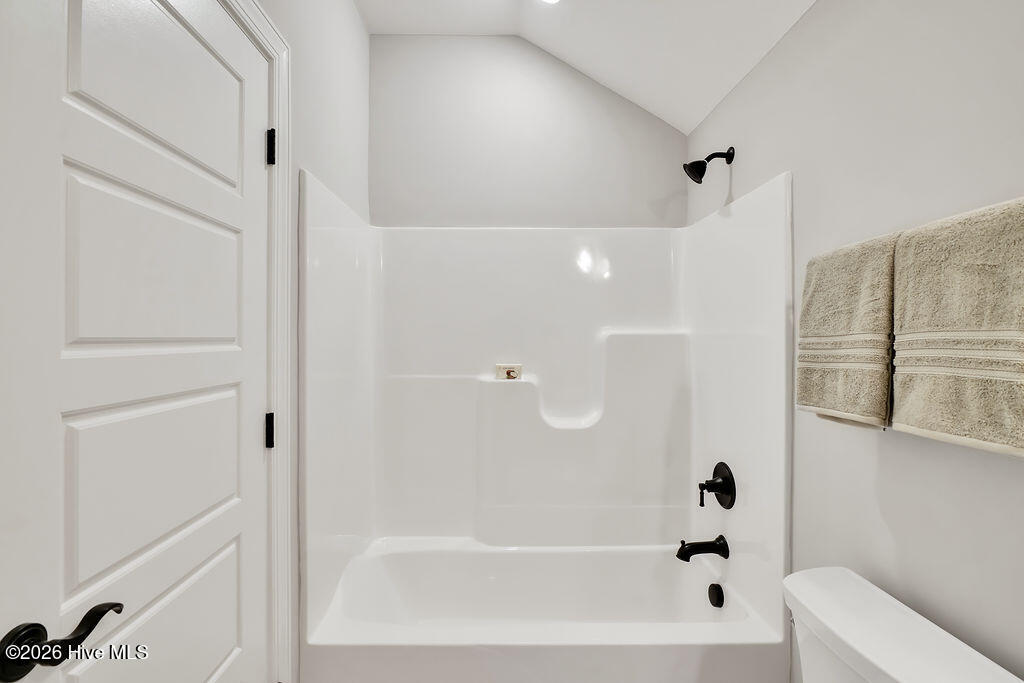 100517231 | Photo 33