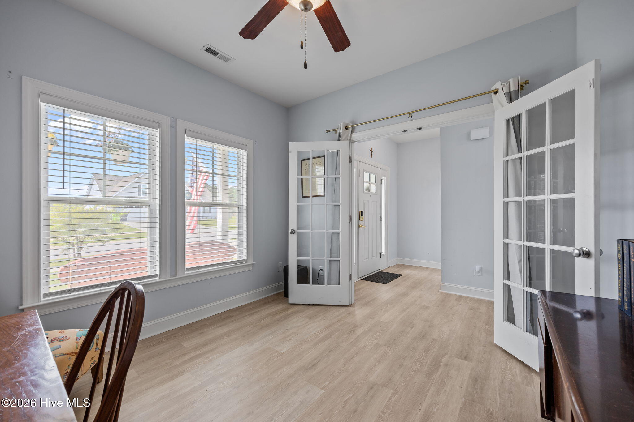 100567185 | Photo 15