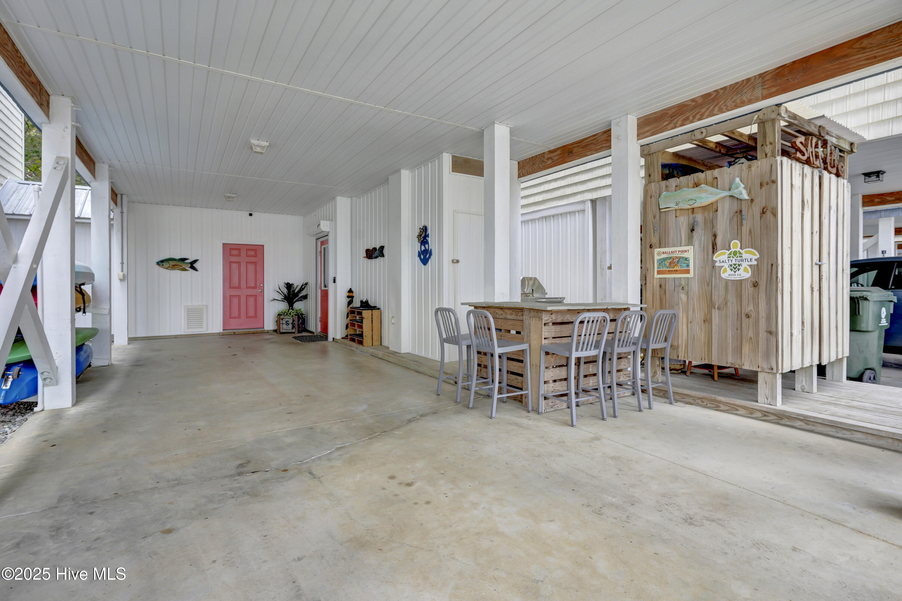 100532685 | Photo 41