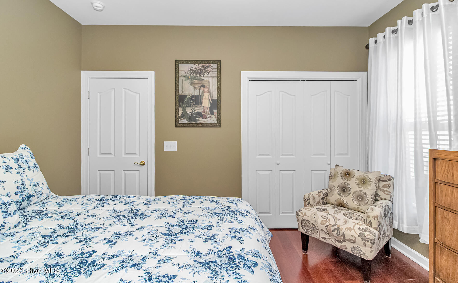 100545861 | Photo 22