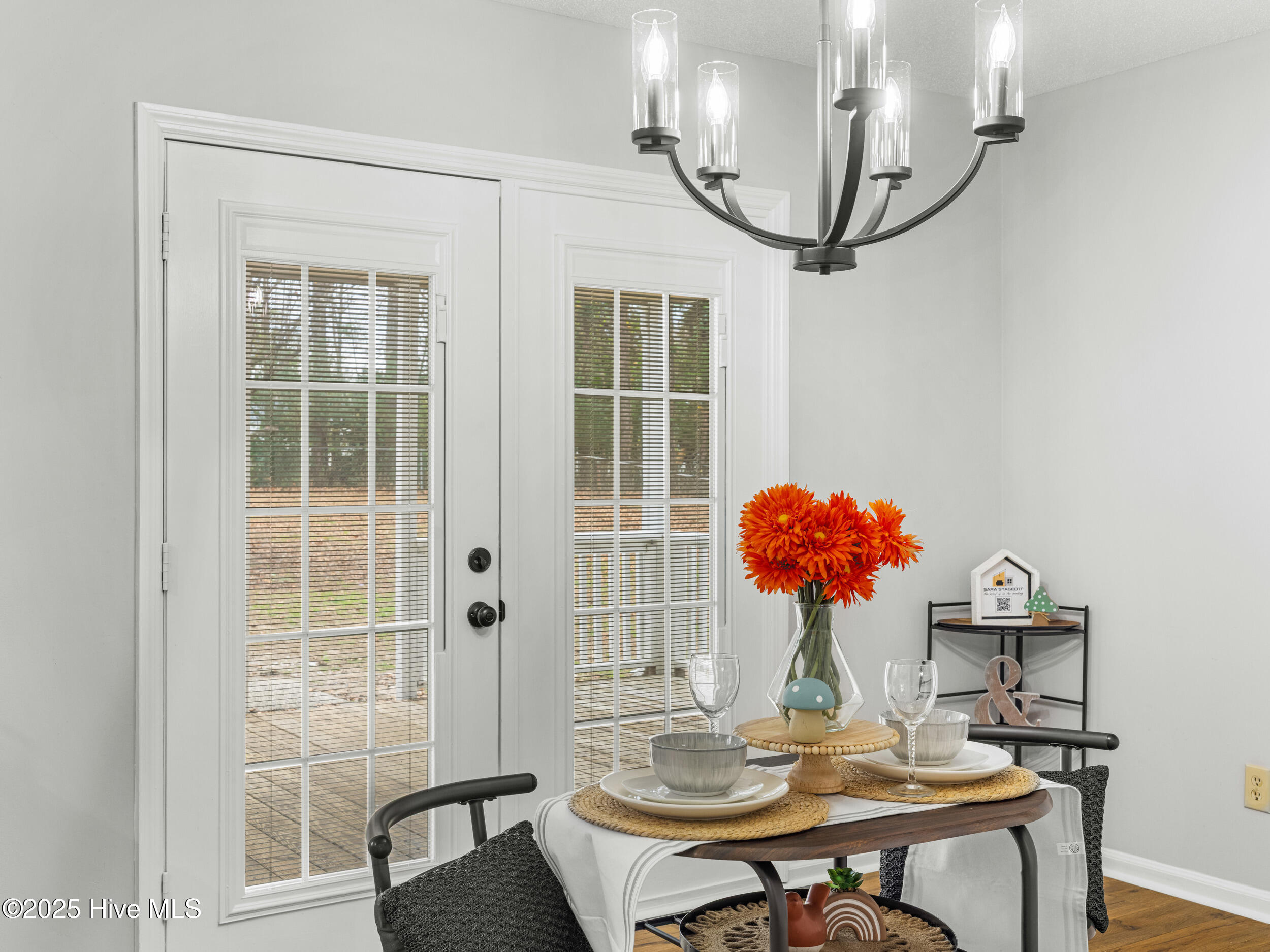 100546009 | Photo 22