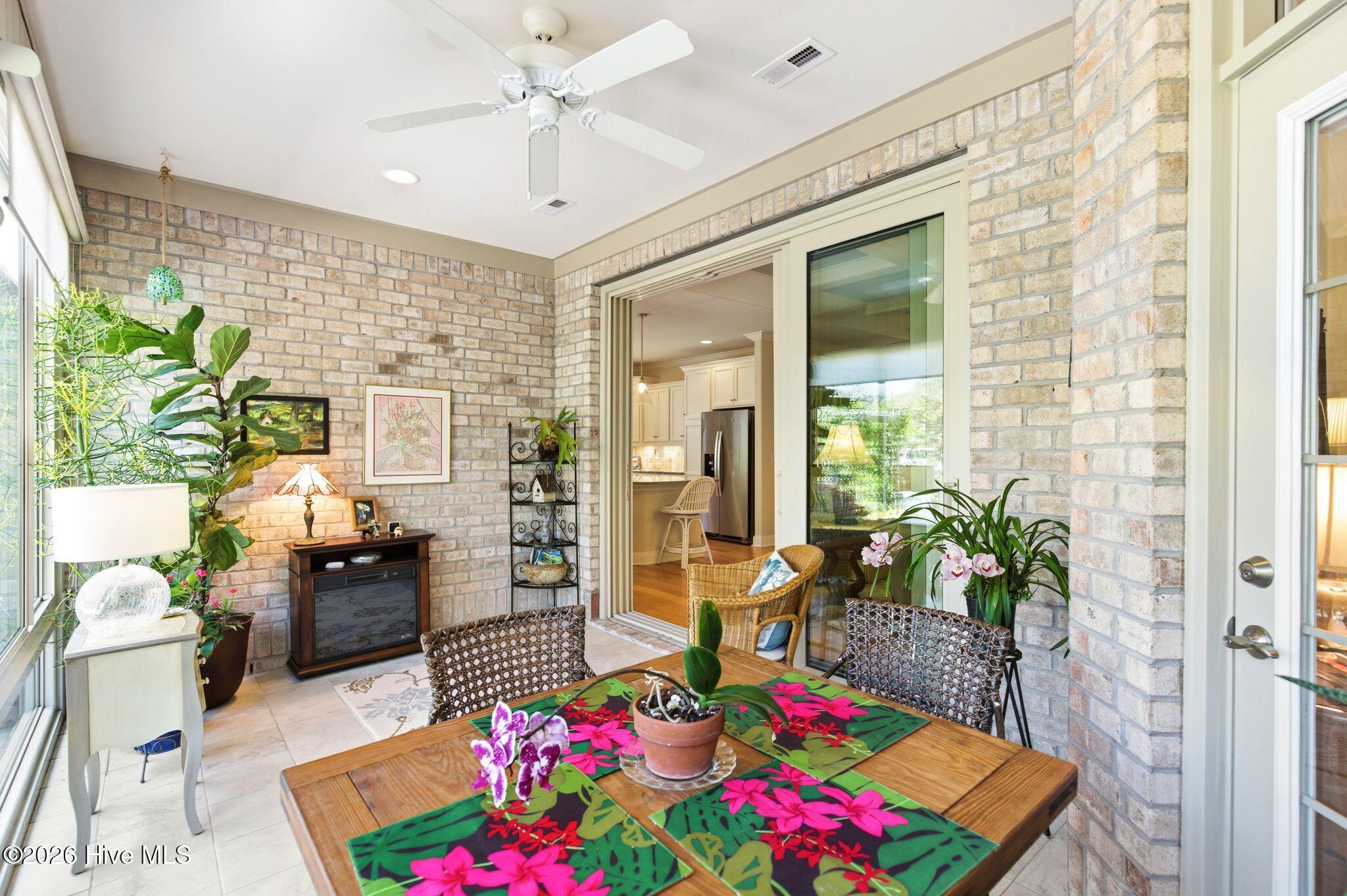 100564564 | Photo 40