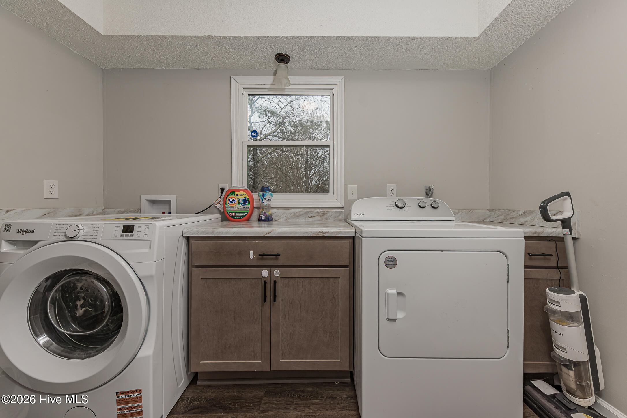 100558087 | Photo 41