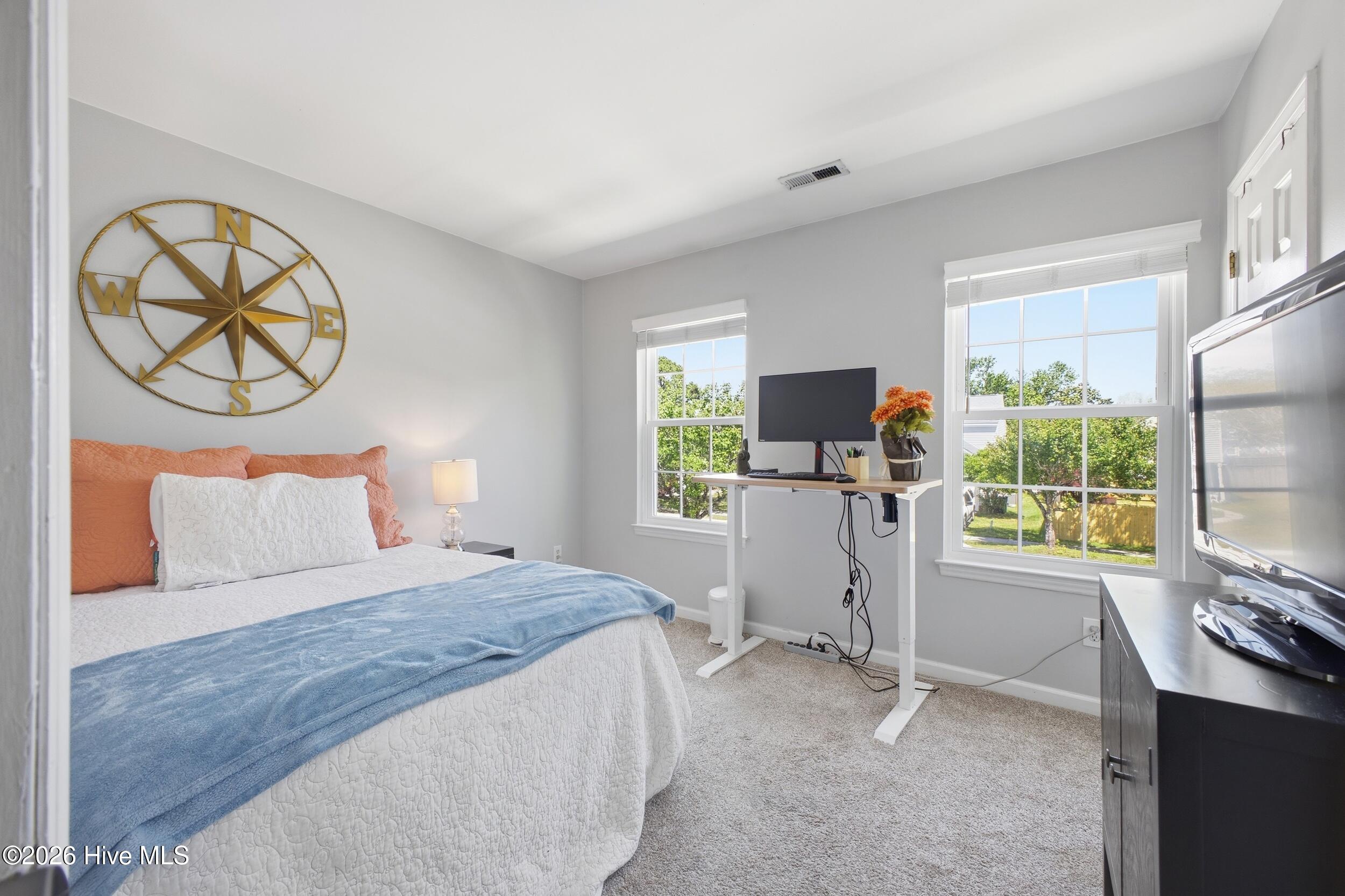 100565857 | Photo 24