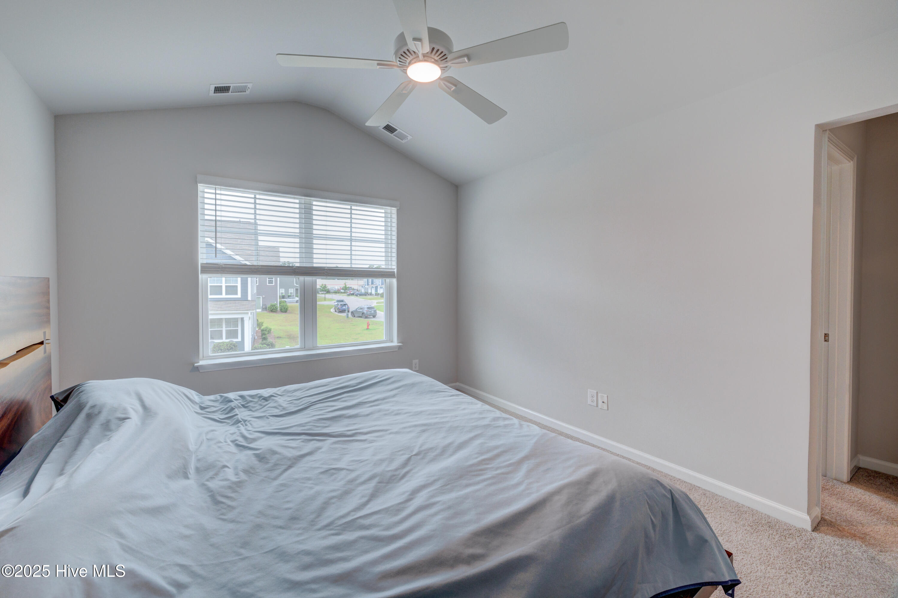 100524829 | Photo 36