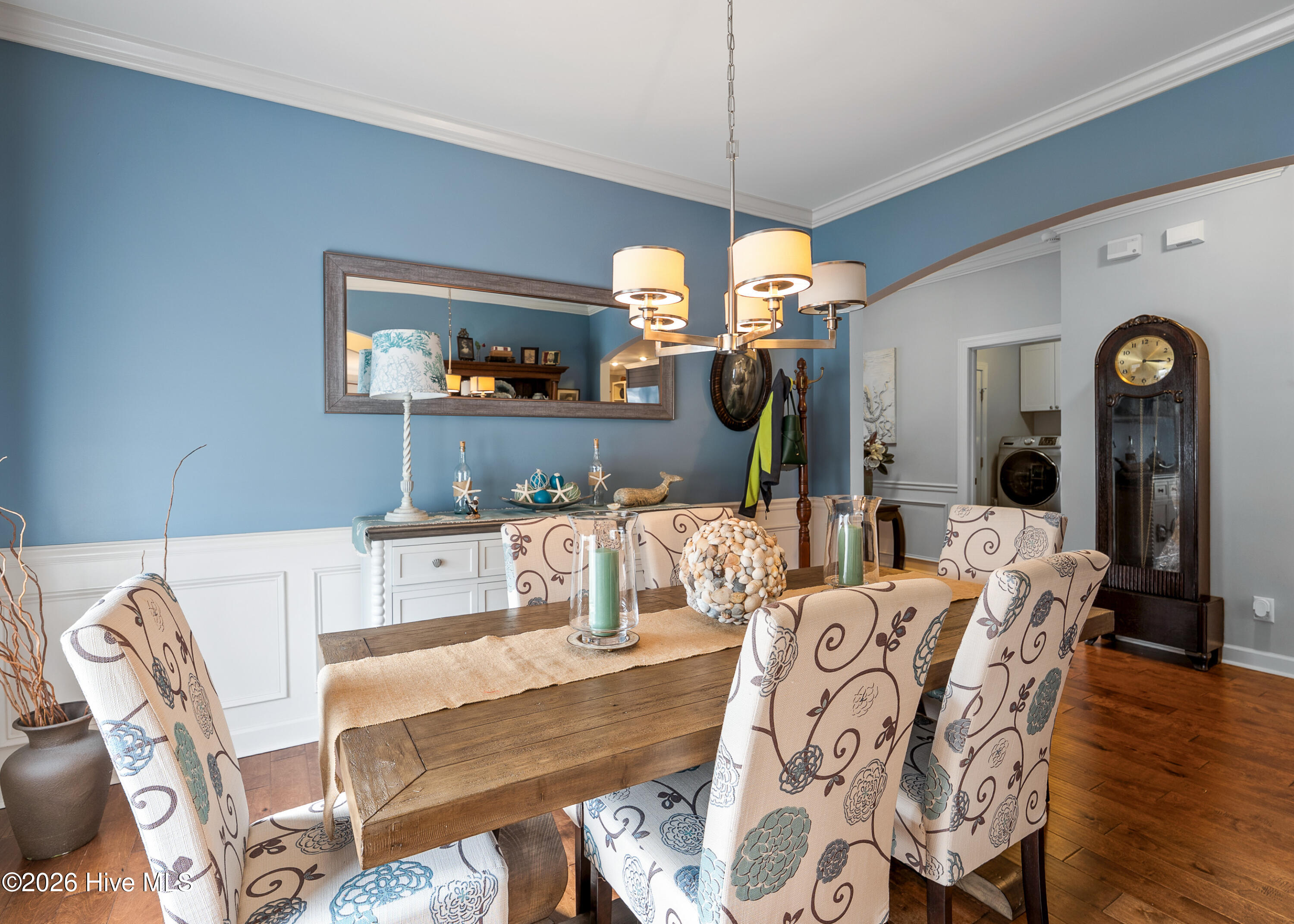 100553869 | Photo 14