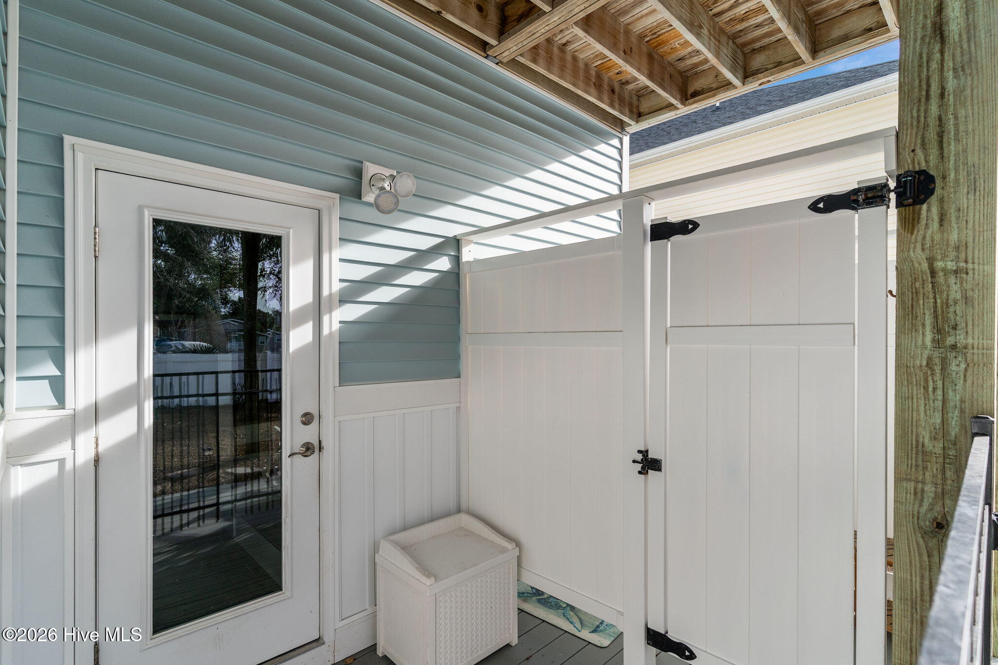 100549491 | Photo 42