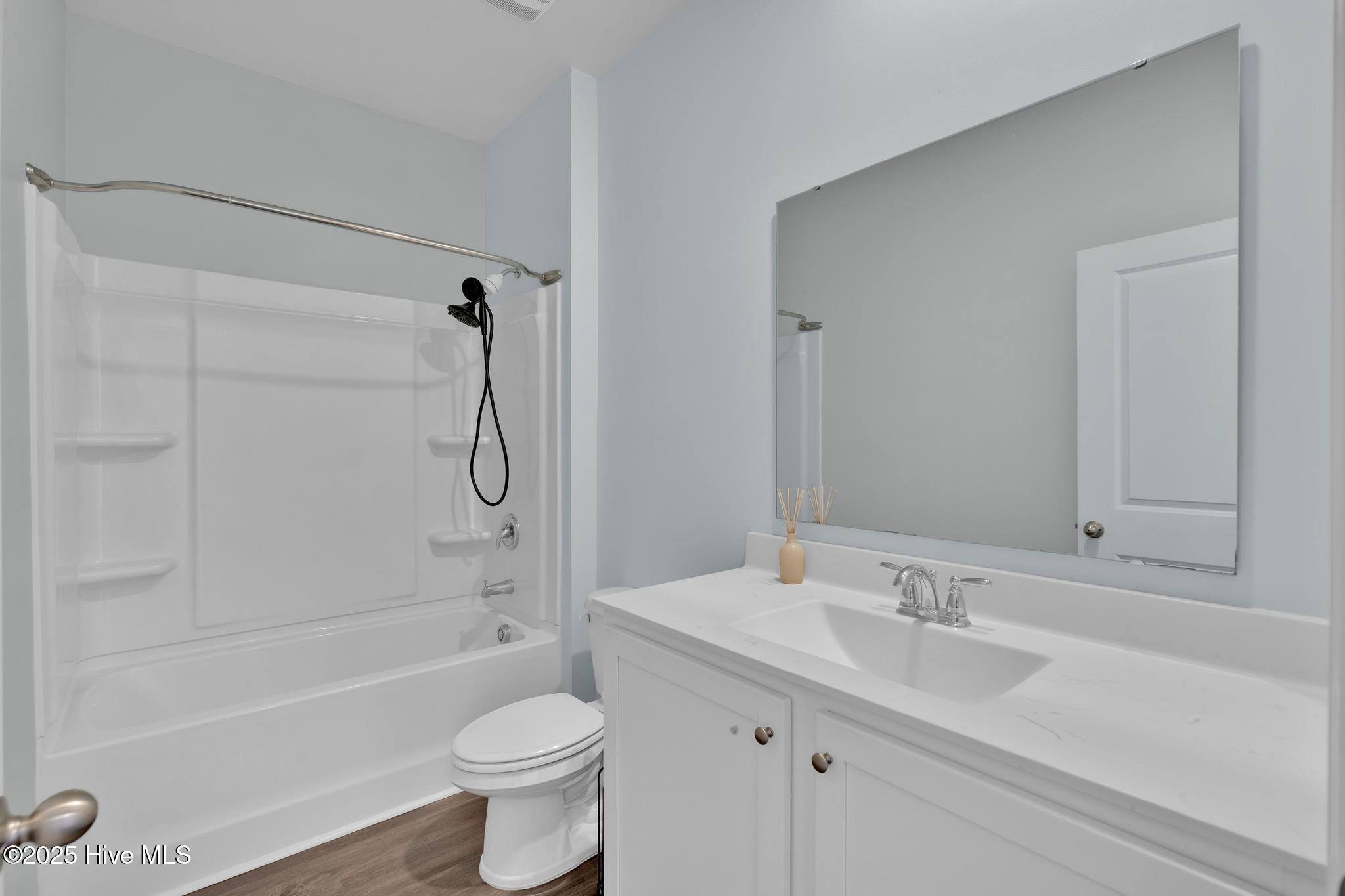 100542071 | Photo 22