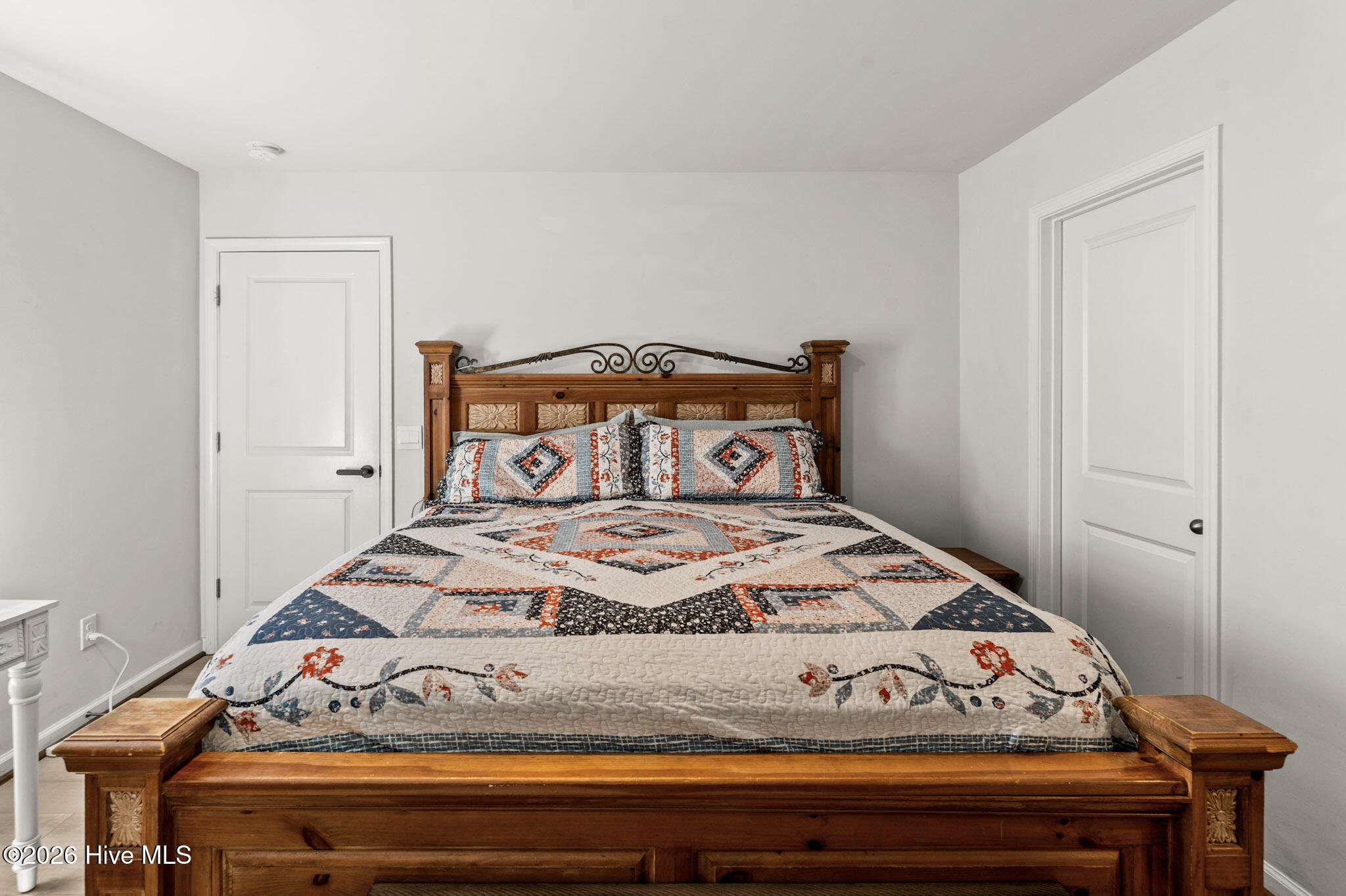 100566662 | Photo 51