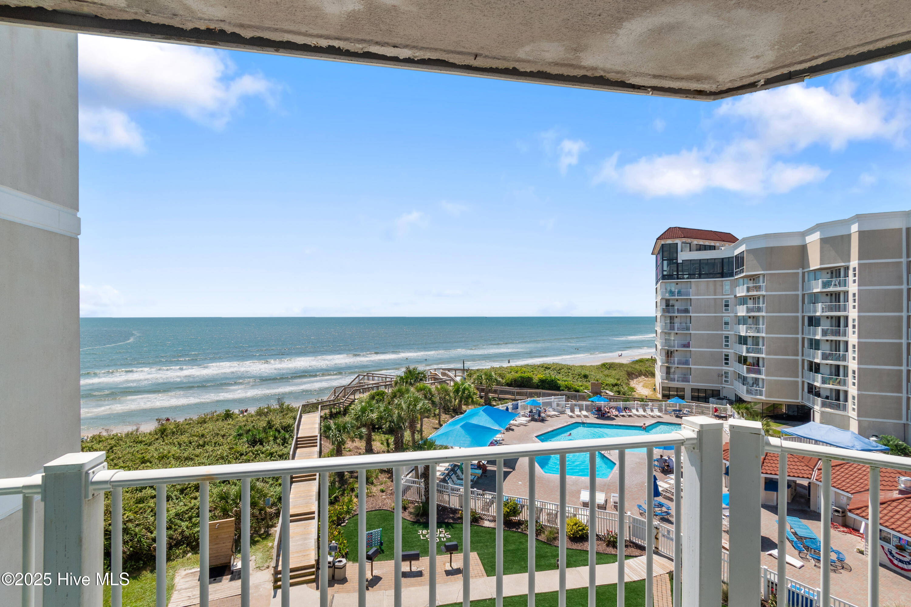 100529644 | Photo 18