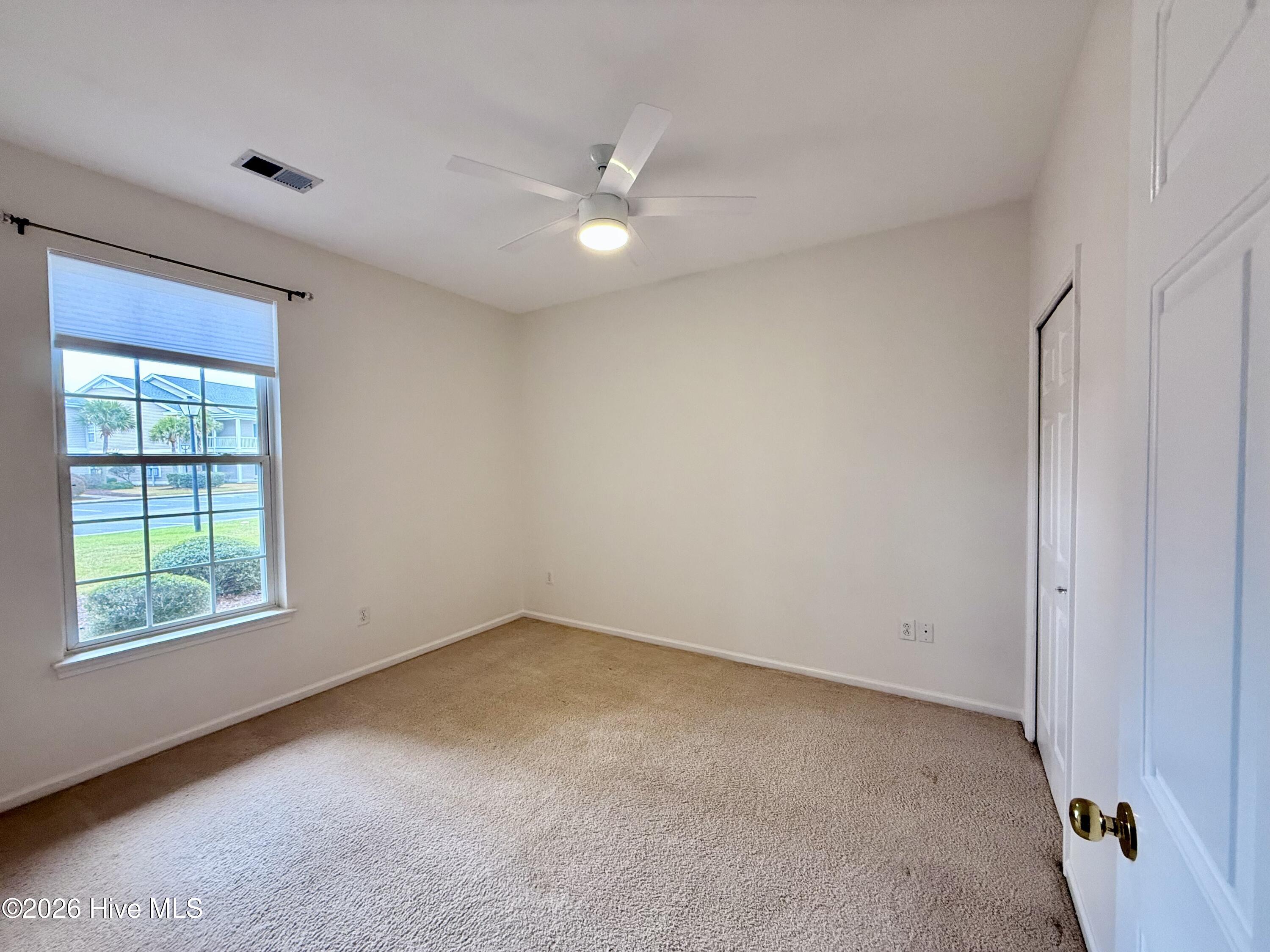 100570060 | Photo 15