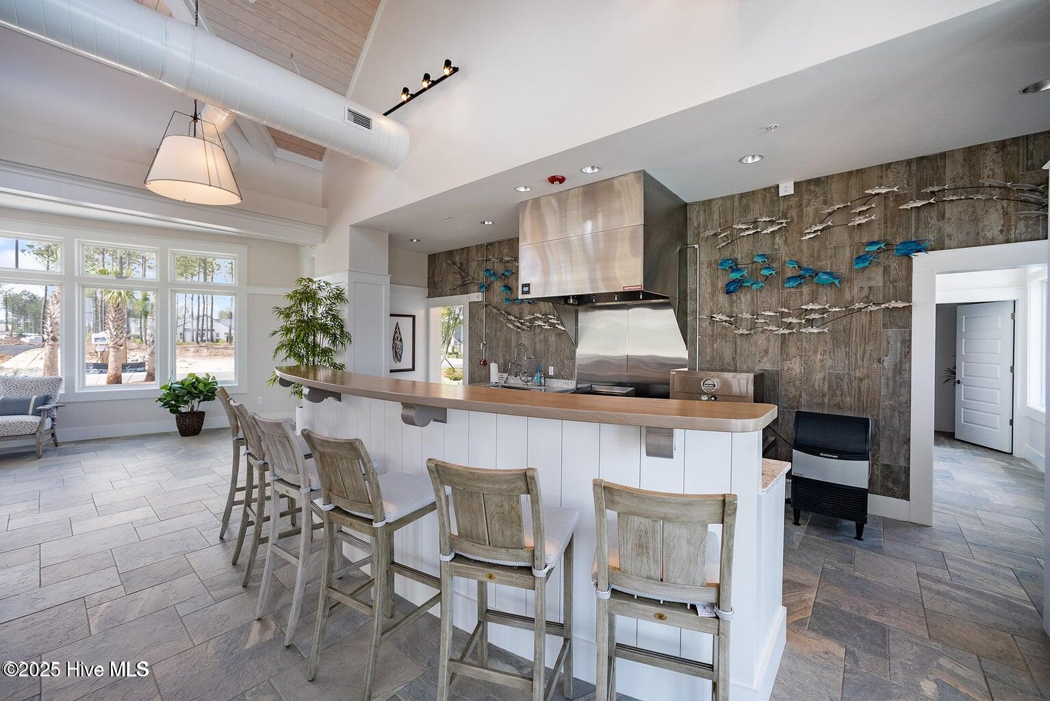 100542822 | Photo 48