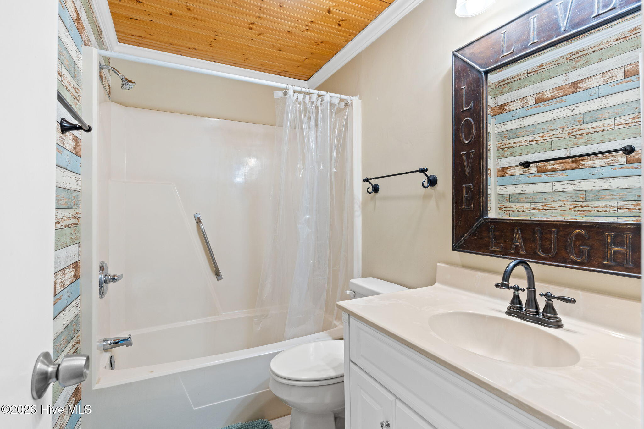 100554789 | Photo 21